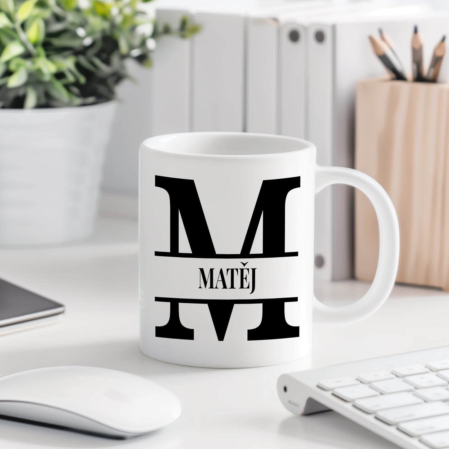 Hrnek se jménem MATĚJ – monogramový design