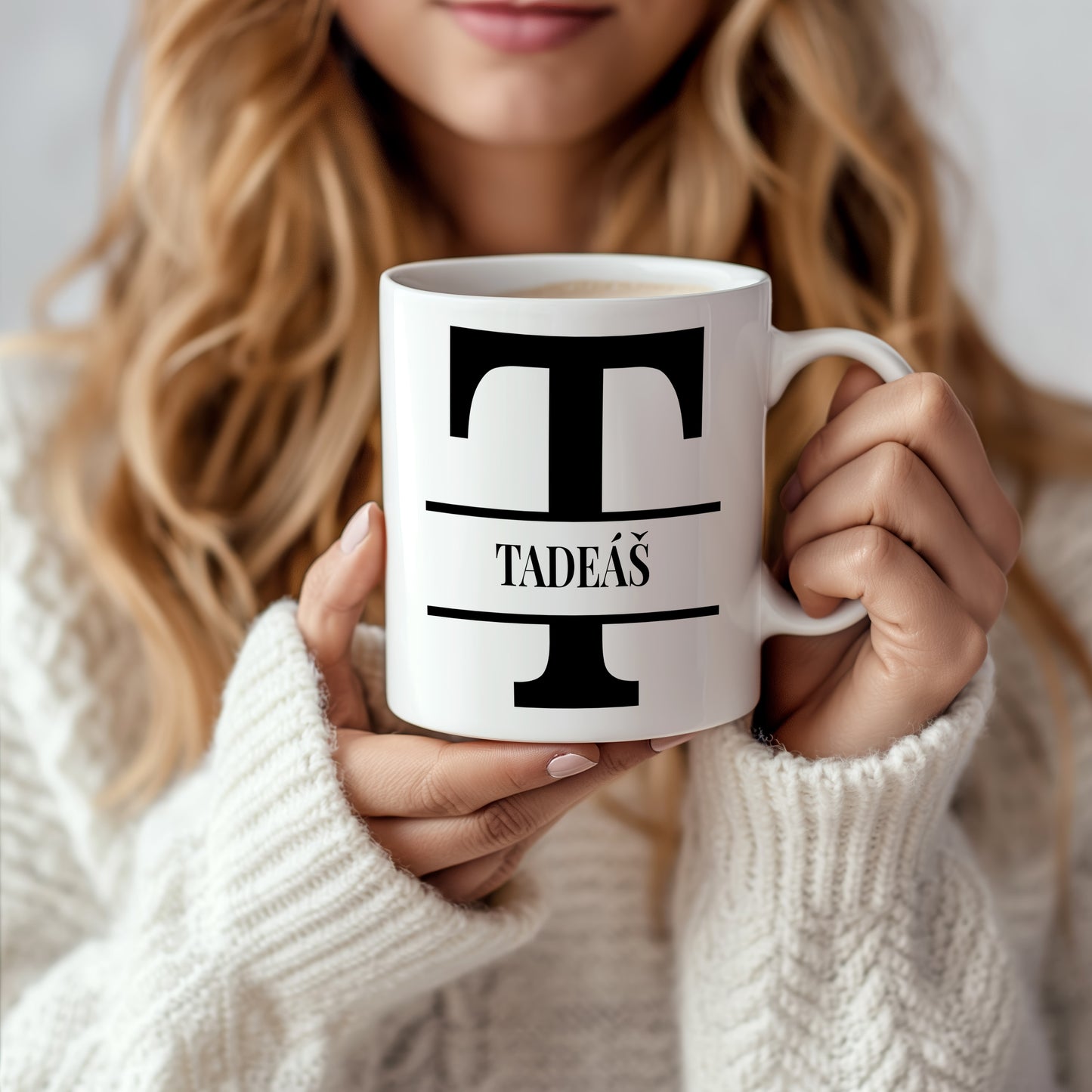 Hrnek se jménem Tadeáš – monogramový design
