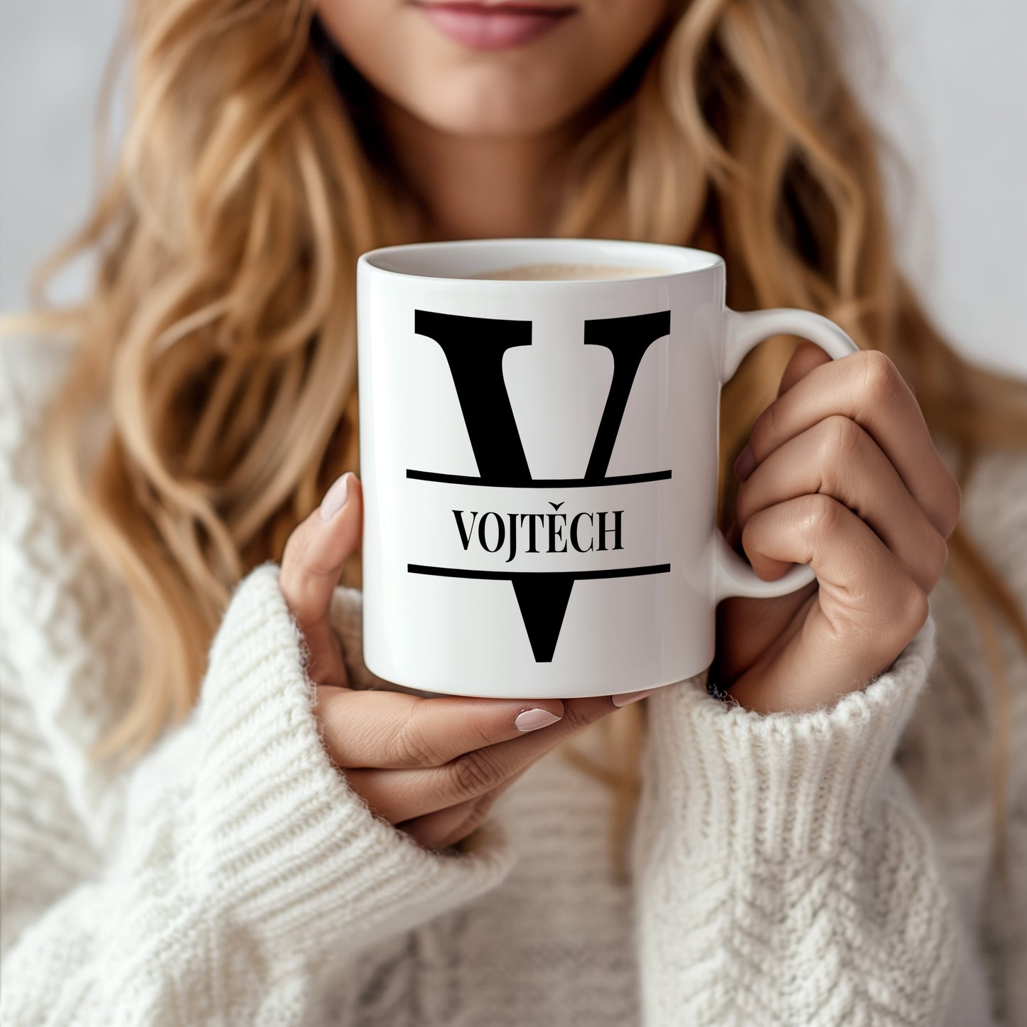 Hrnek se jménem Vojtěch – monogramový design