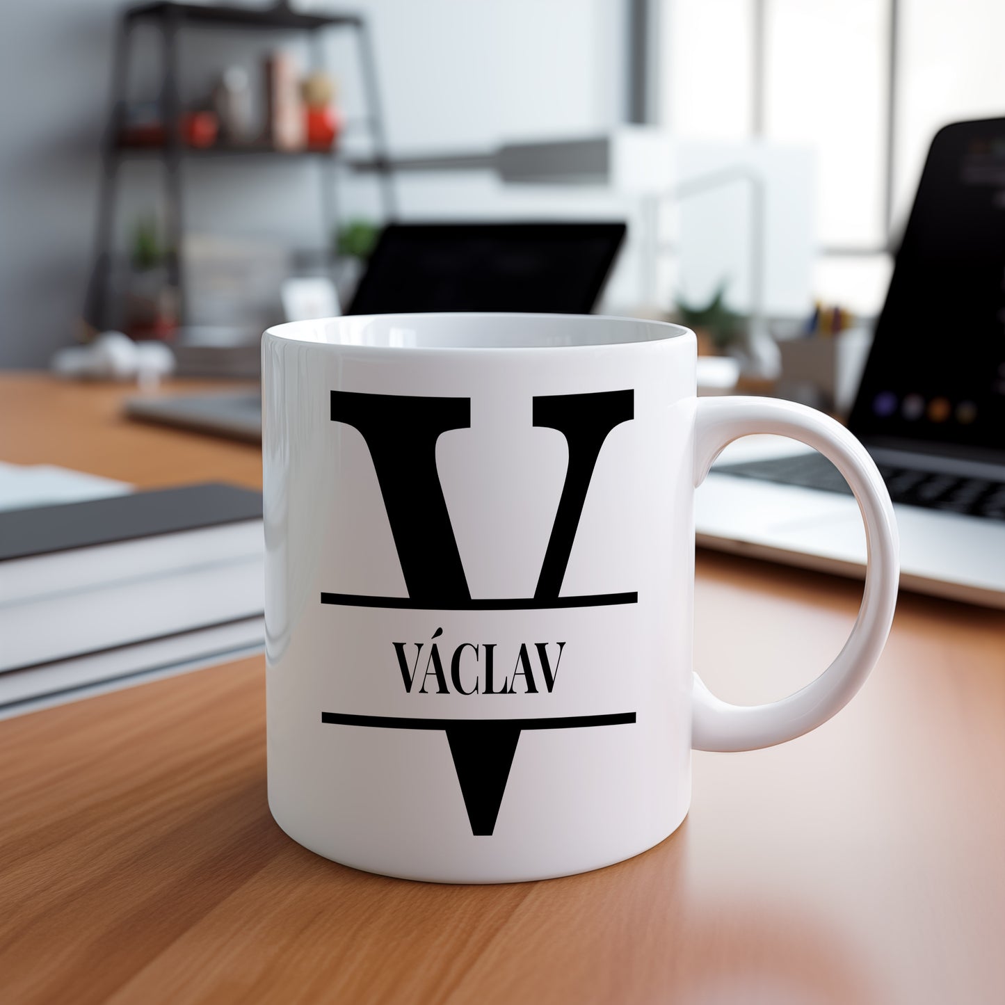 Hrnek se jménem Václav – monogramový design
