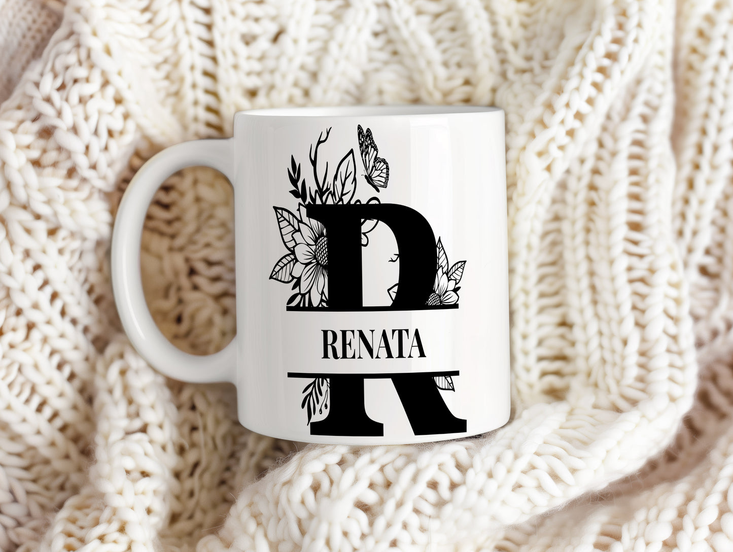 Hrnek se jménem Renata – květinový monogram