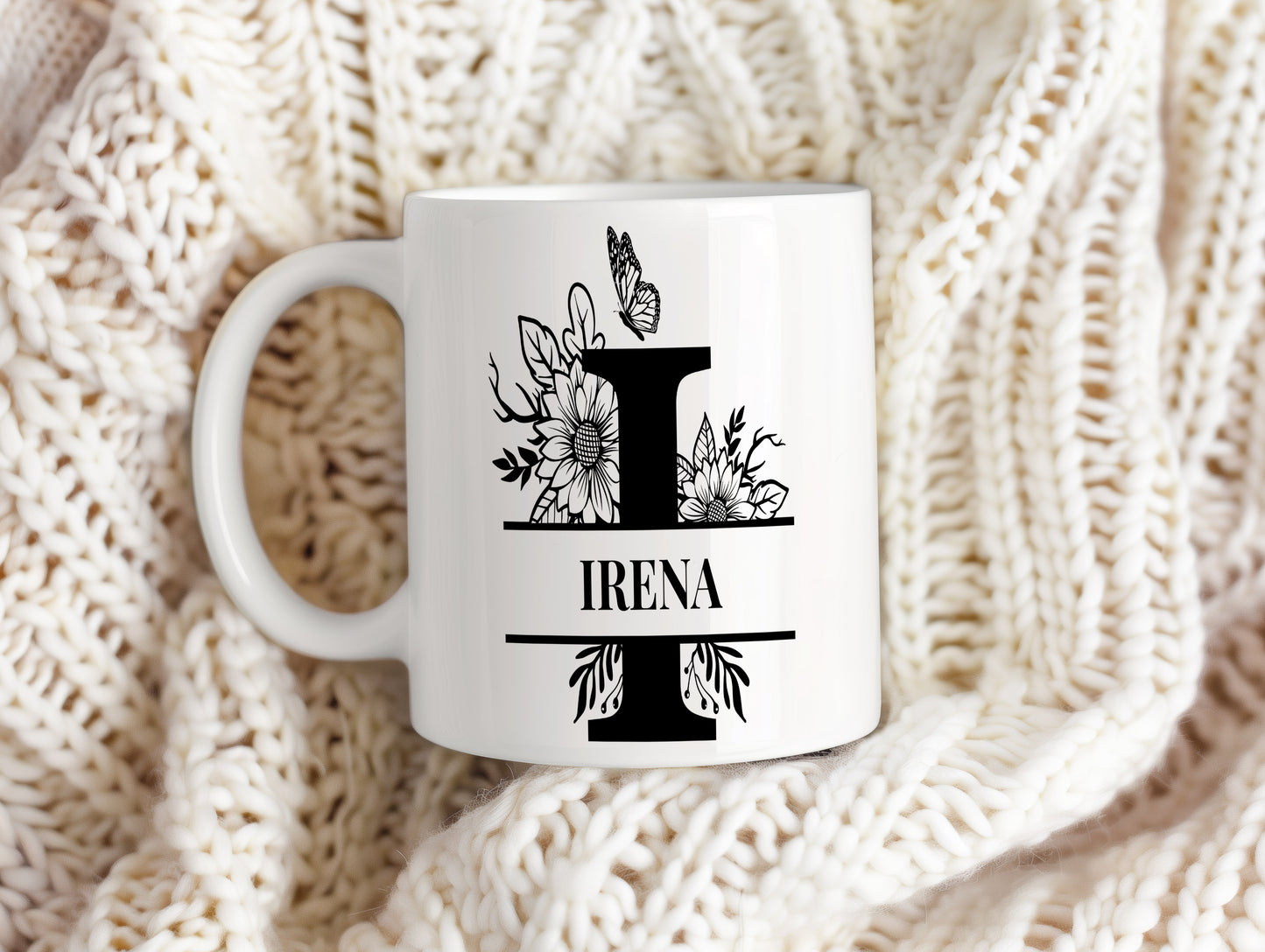 Hrnek se jménem Irena – květinový monogram