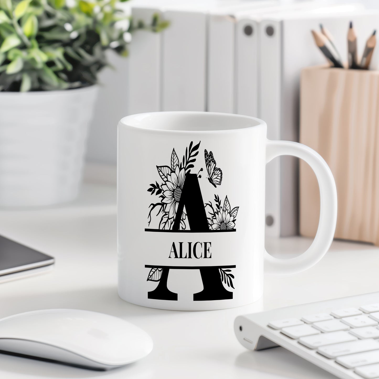 Hrnek se jménem Alice – květinový monogram