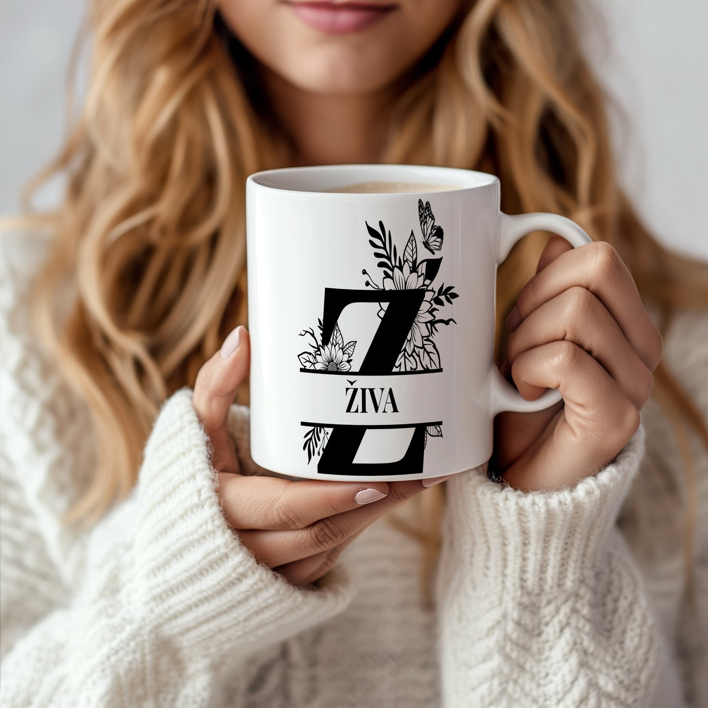 Hrnek se jménem Živa – květinový monogram