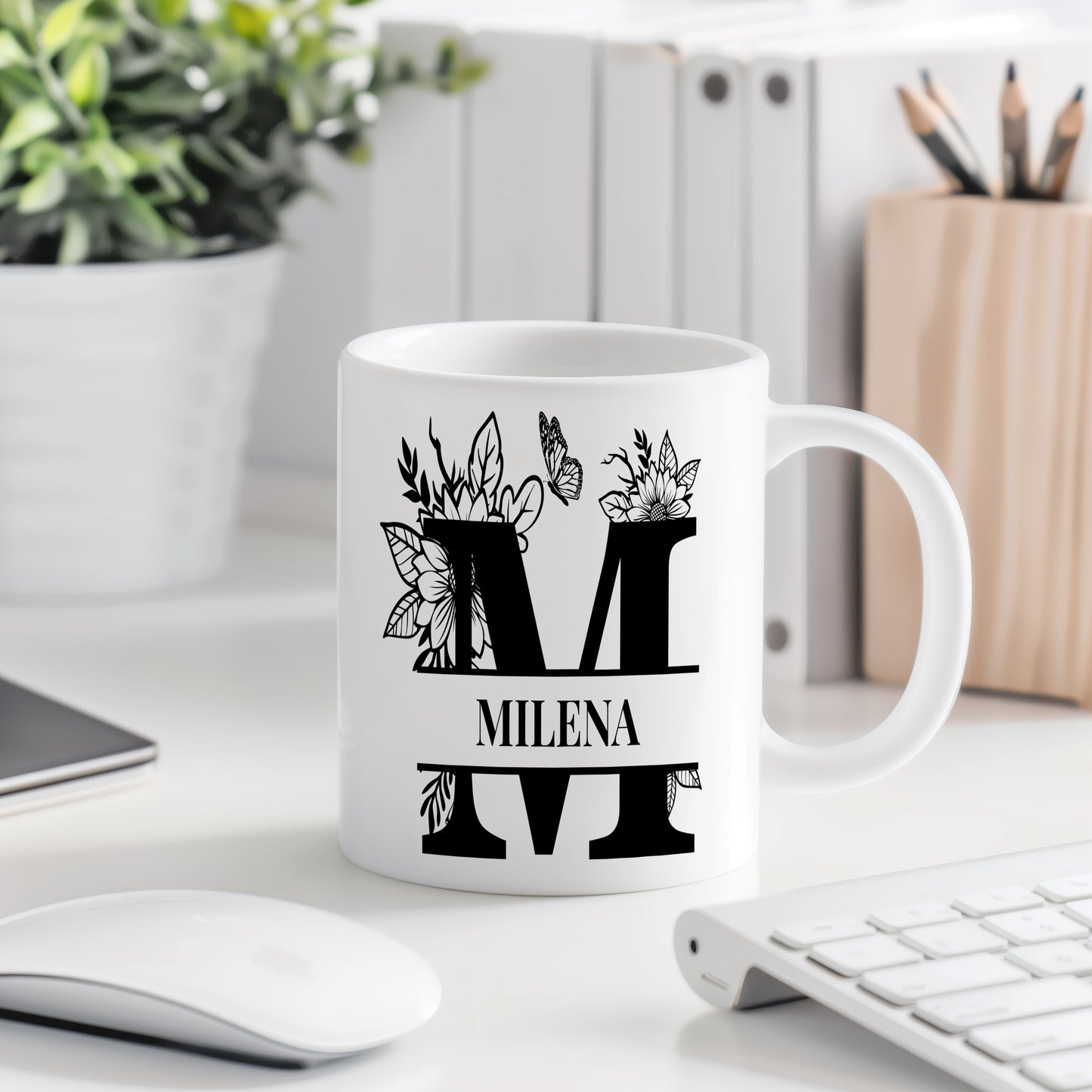 Hrnek se jménem Milena – květinový monogram