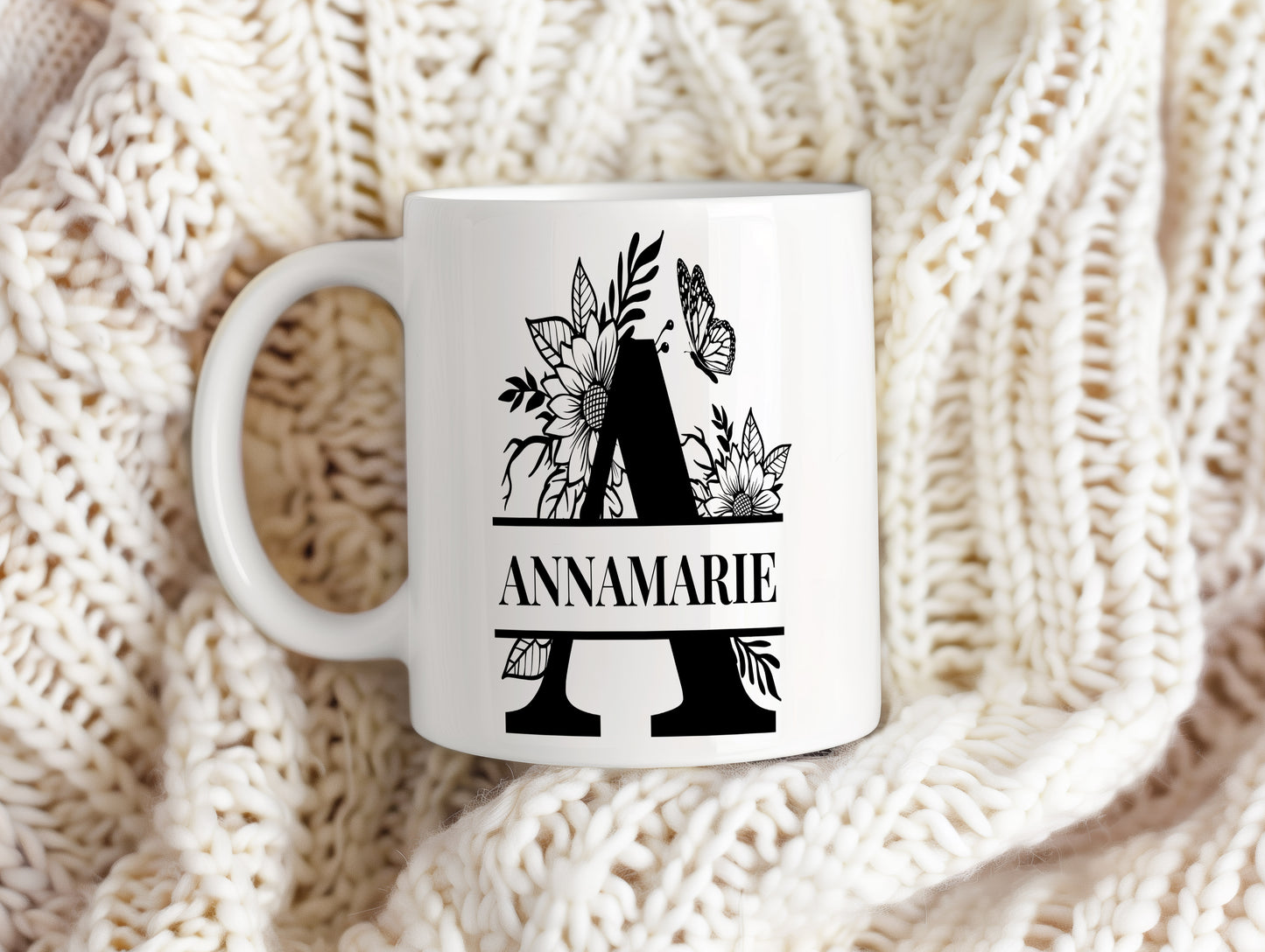 Hrnek se jménem Annamarie – květinový monogram