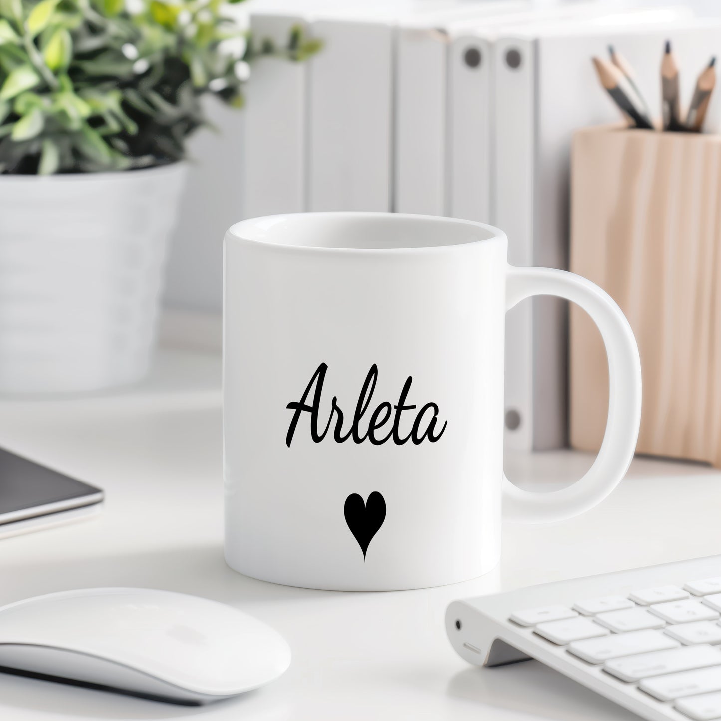 Hrnek se jménem Arleta – romantický styl se srdcem
