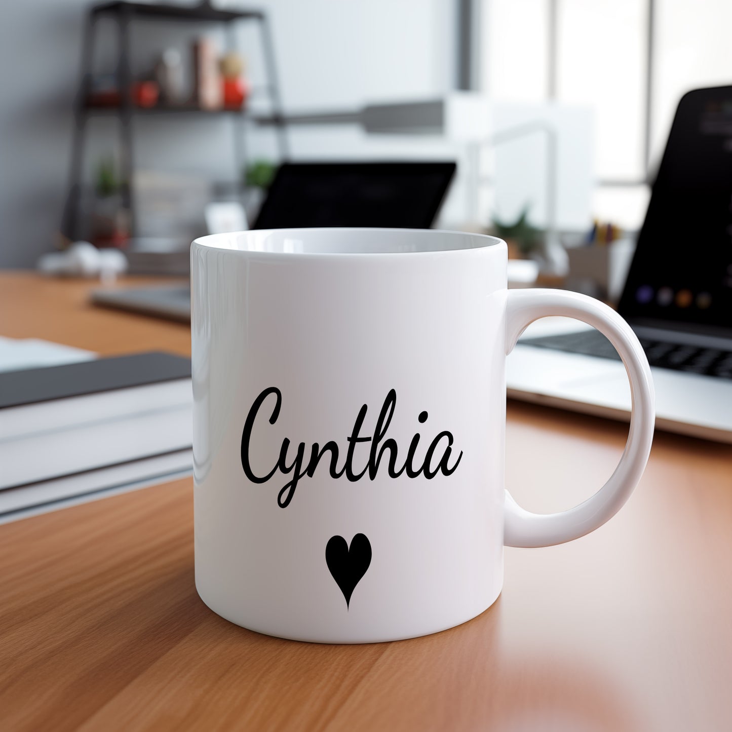 Hrnek se jménem Cynthia – romantický styl se srdcem