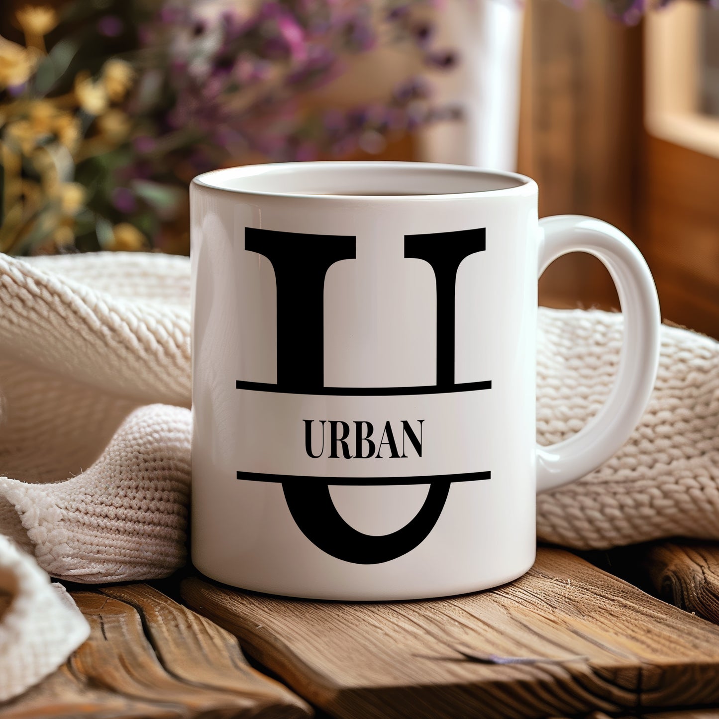 Hrnek se jménem URBAN – monogramový design