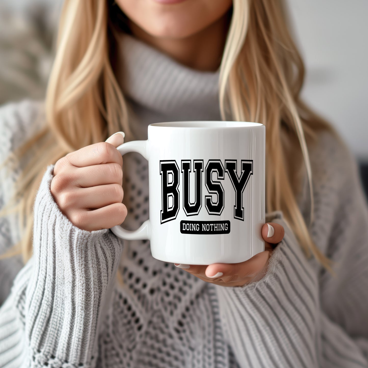 Hrnek s vtipným nápisem – BUSY