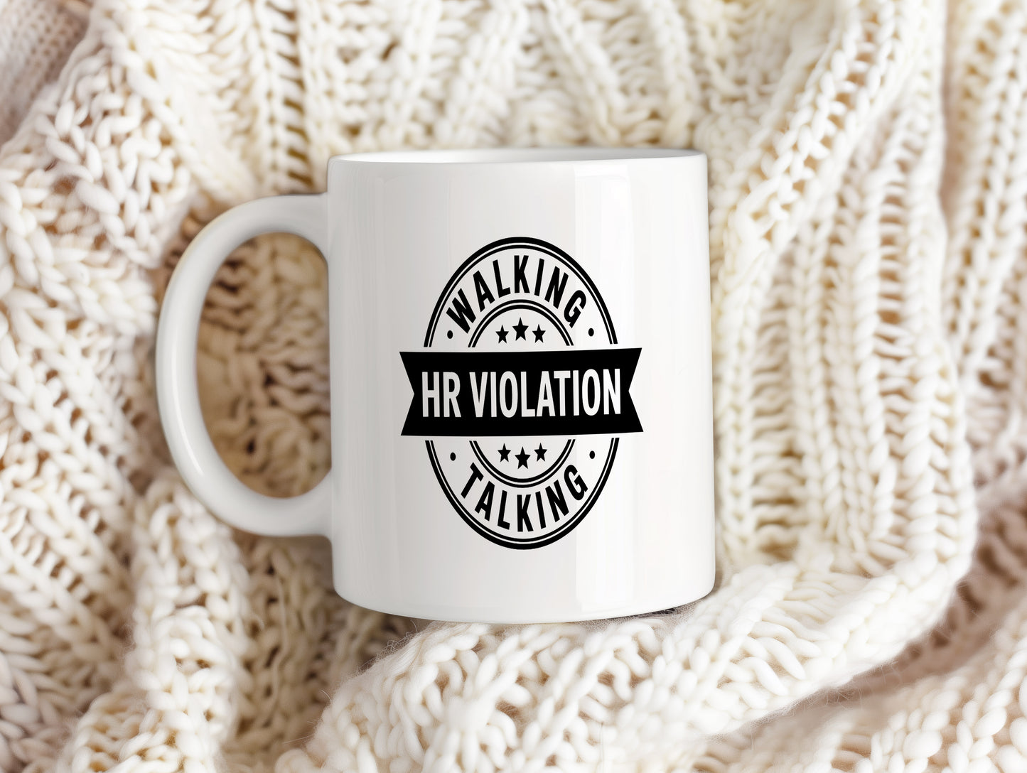 Hrnek s vtipným nápisem – HR VIOLATION