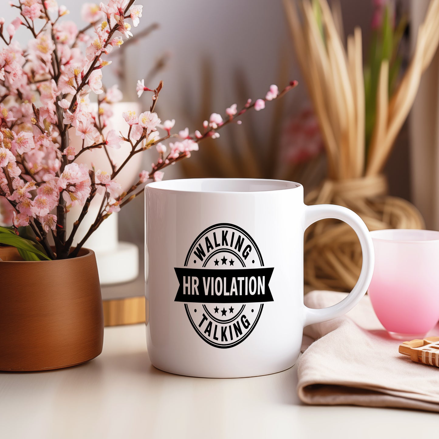 Hrnek s vtipným nápisem – HR VIOLATION