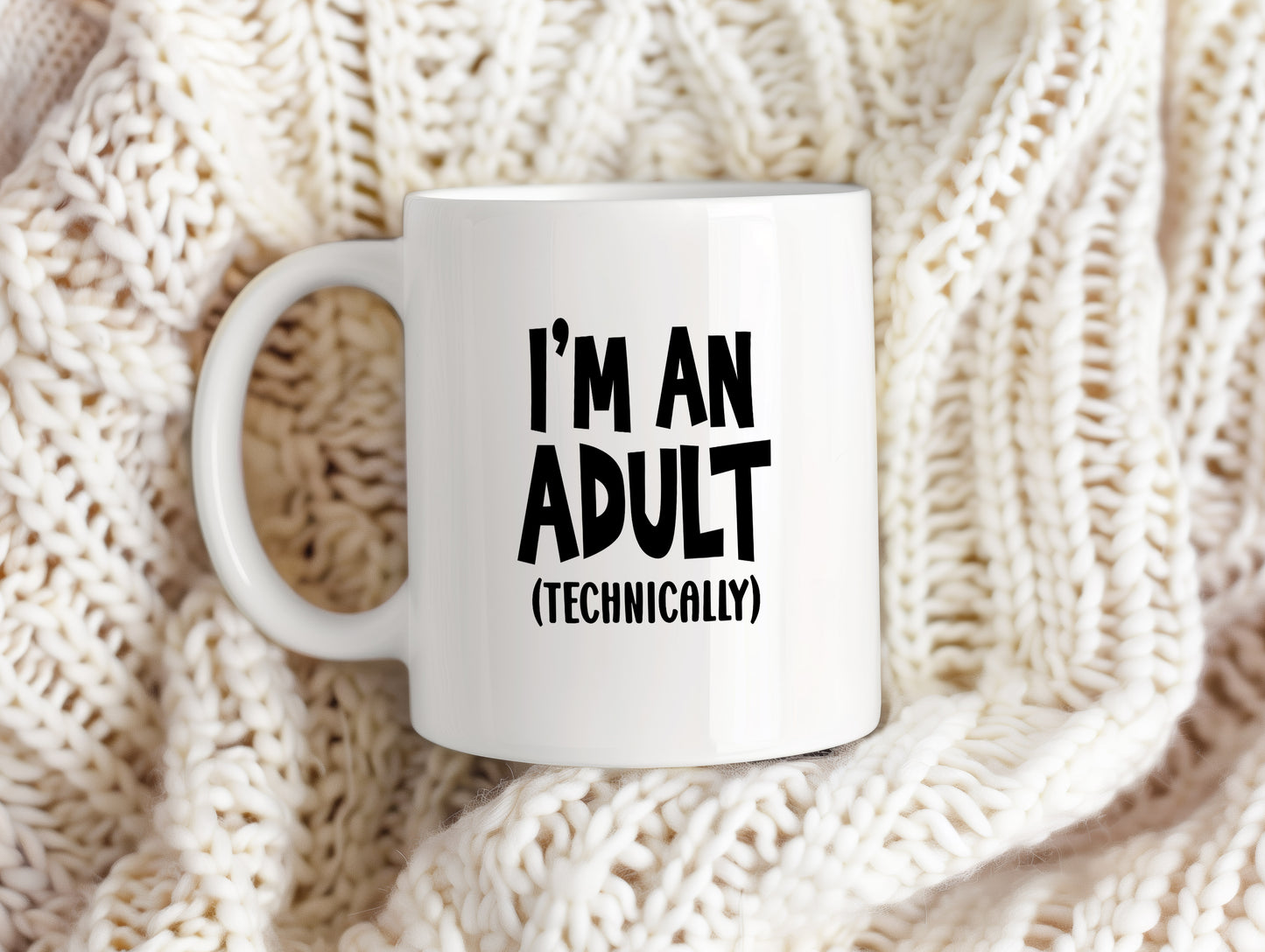 Hrnek s vtipným nápisem – I'M AN ADULT