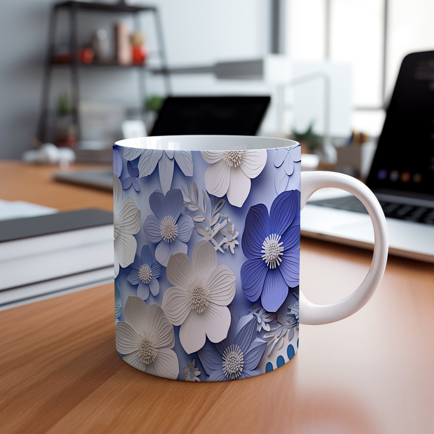 Hrnek s květinovým designem – výrazným designem