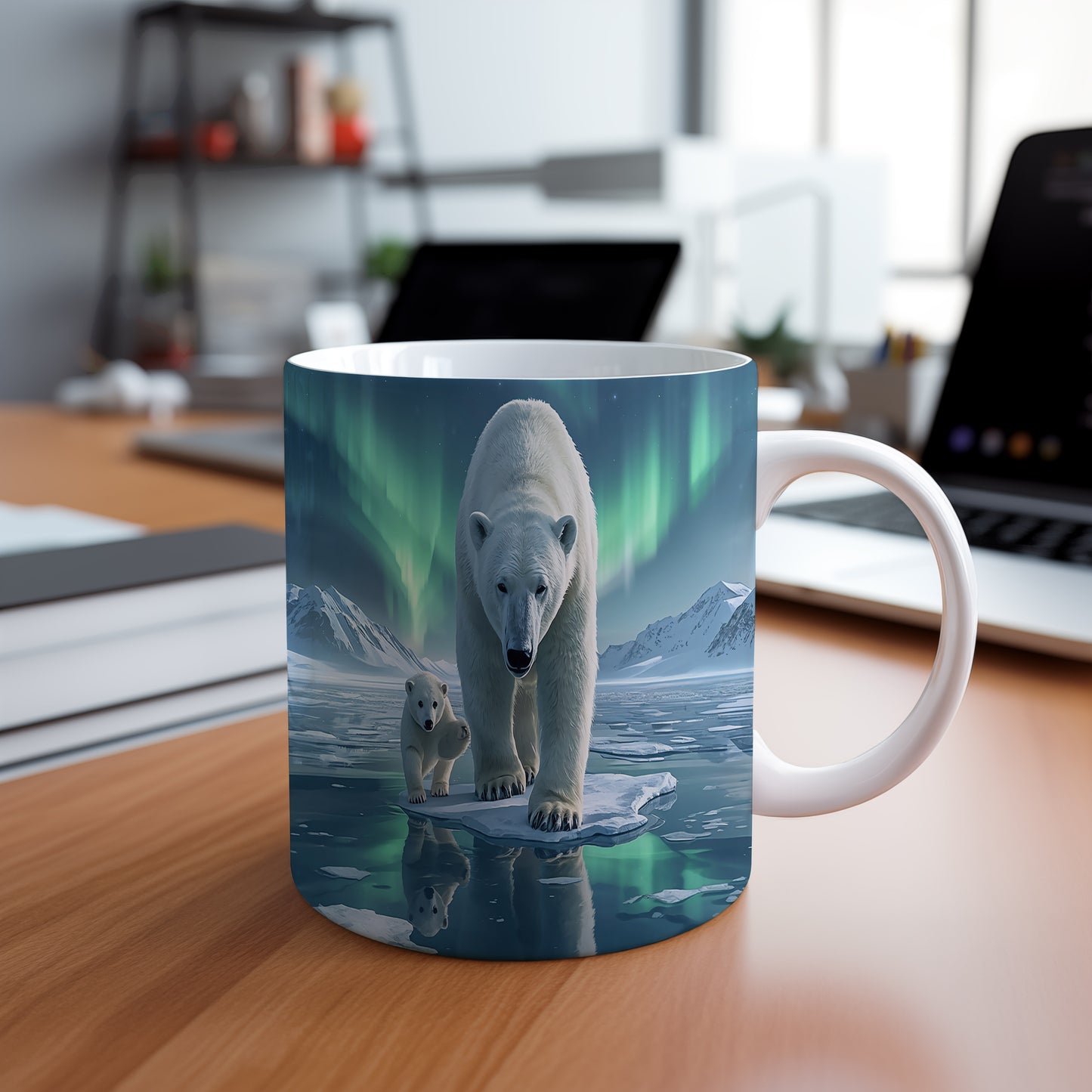 Hrnek s vánočním motivem – polární záře s ledními medvědy