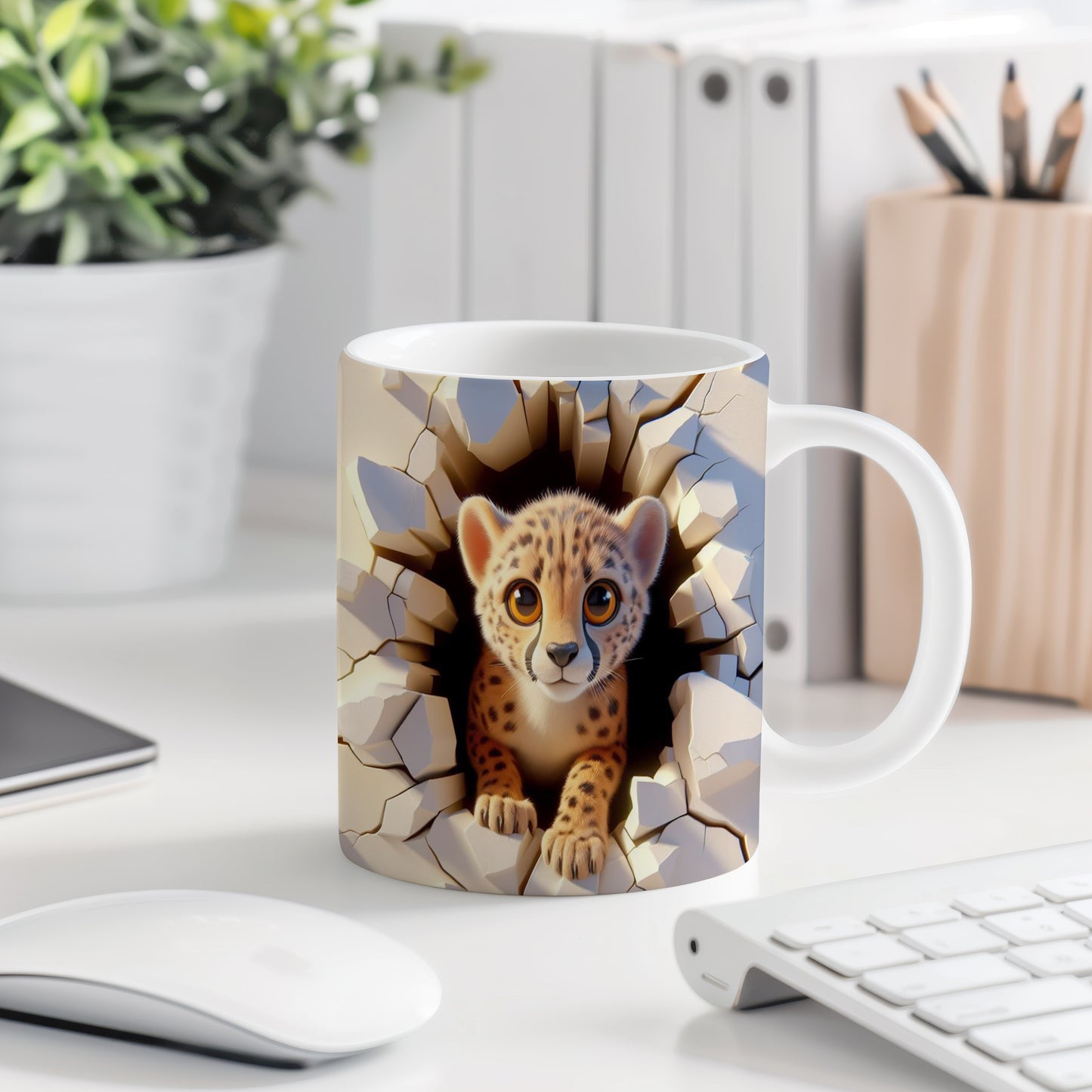 Hrnek s roztomilým leopardím kotětem