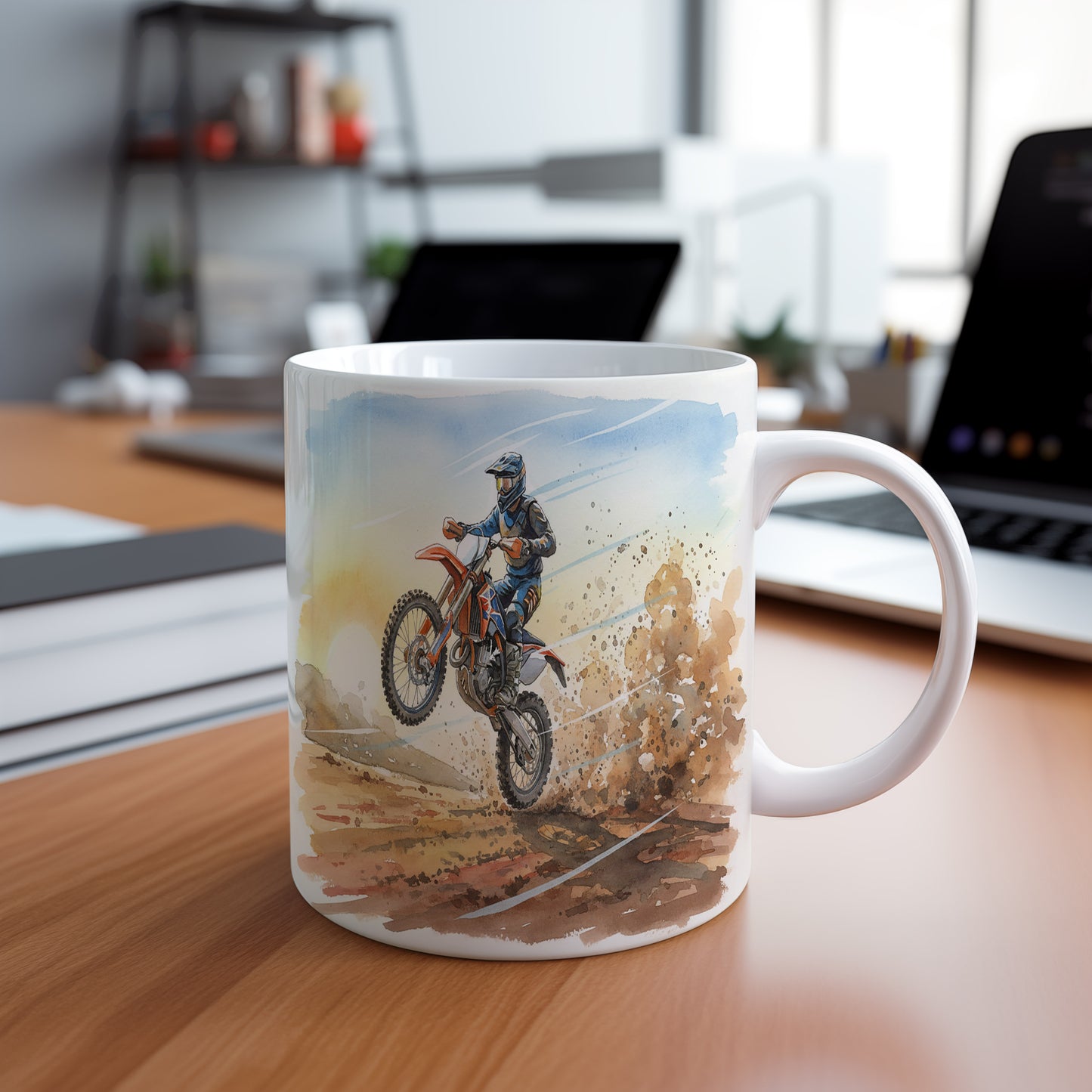 Hrnek s motokrosovým jezdcem v akci