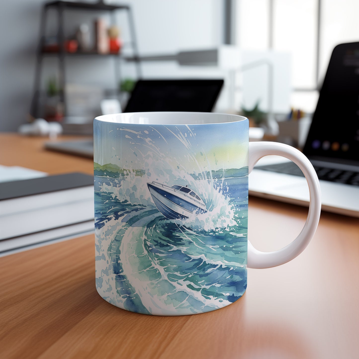 Hrnek s jachtou v divokých vlnách