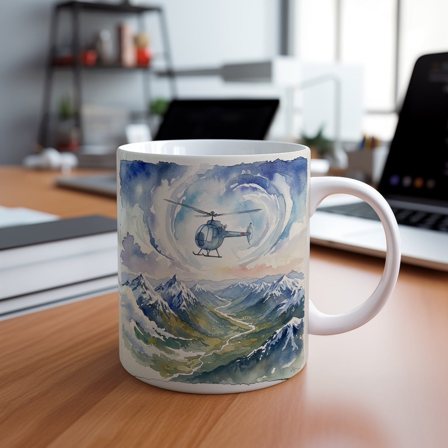 Hrnek s vrtulníkem nad horským údolím