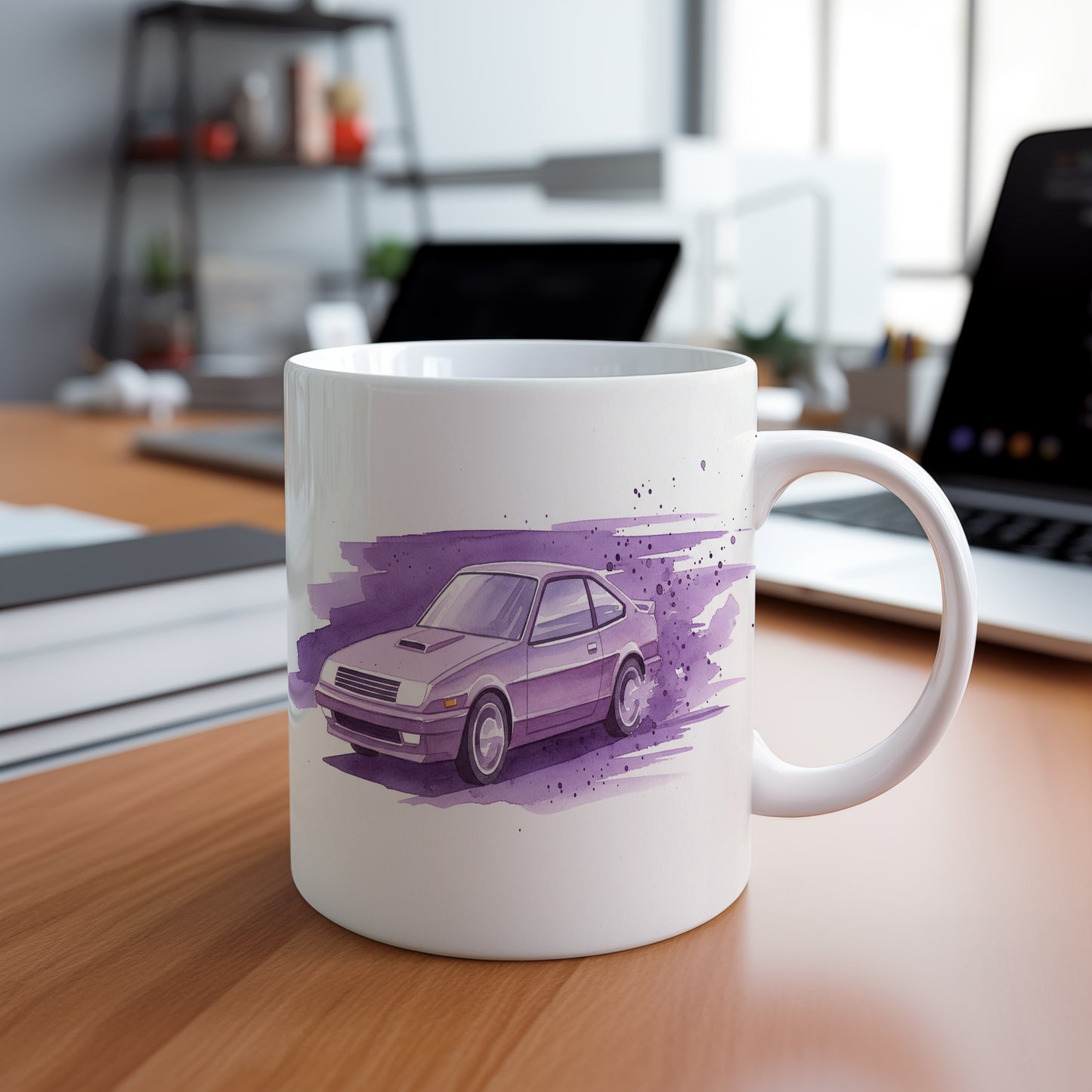 Hrnek s retro autem v purpurovém stylu