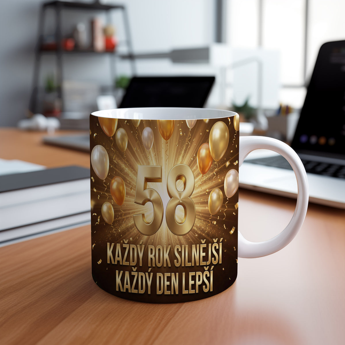Narozeninový hrnek 58 let – KAŽDÝ ROK SILNĚJŠÍ KAŽDÝ DEN LEPŠÍ