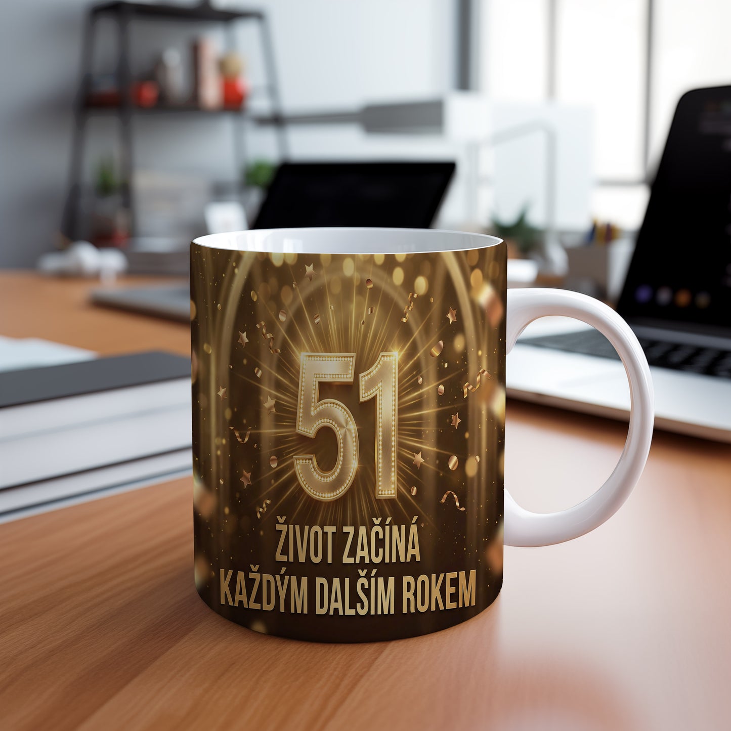 Narozeninový hrnek 51 let – ŽIVOT ZAČÍNÁ KAŽDÝM DALŠÍM ROKEM