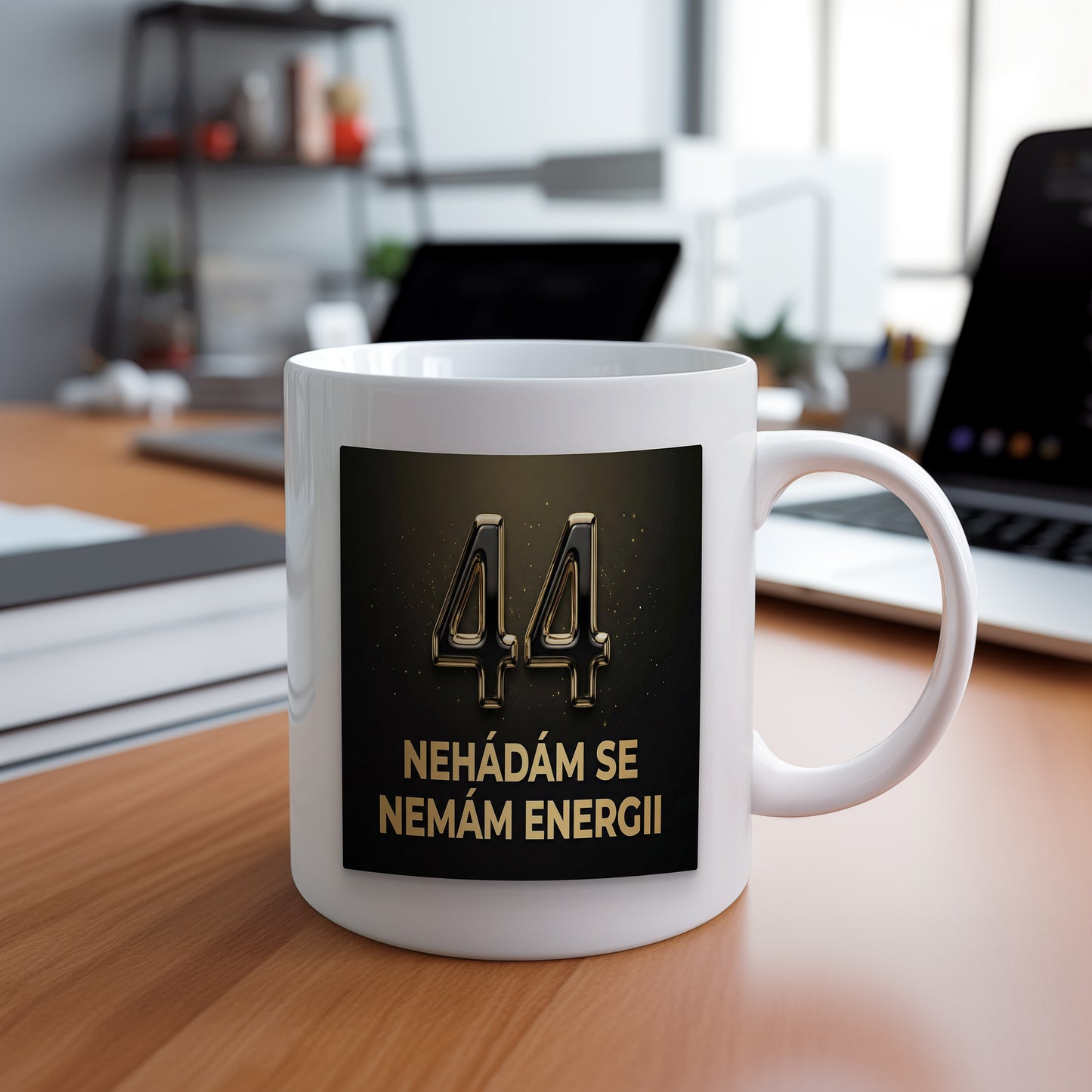 Narozeninový hrnek 44 let – NEHÁDÁM SE NEMÁM ENERGII
