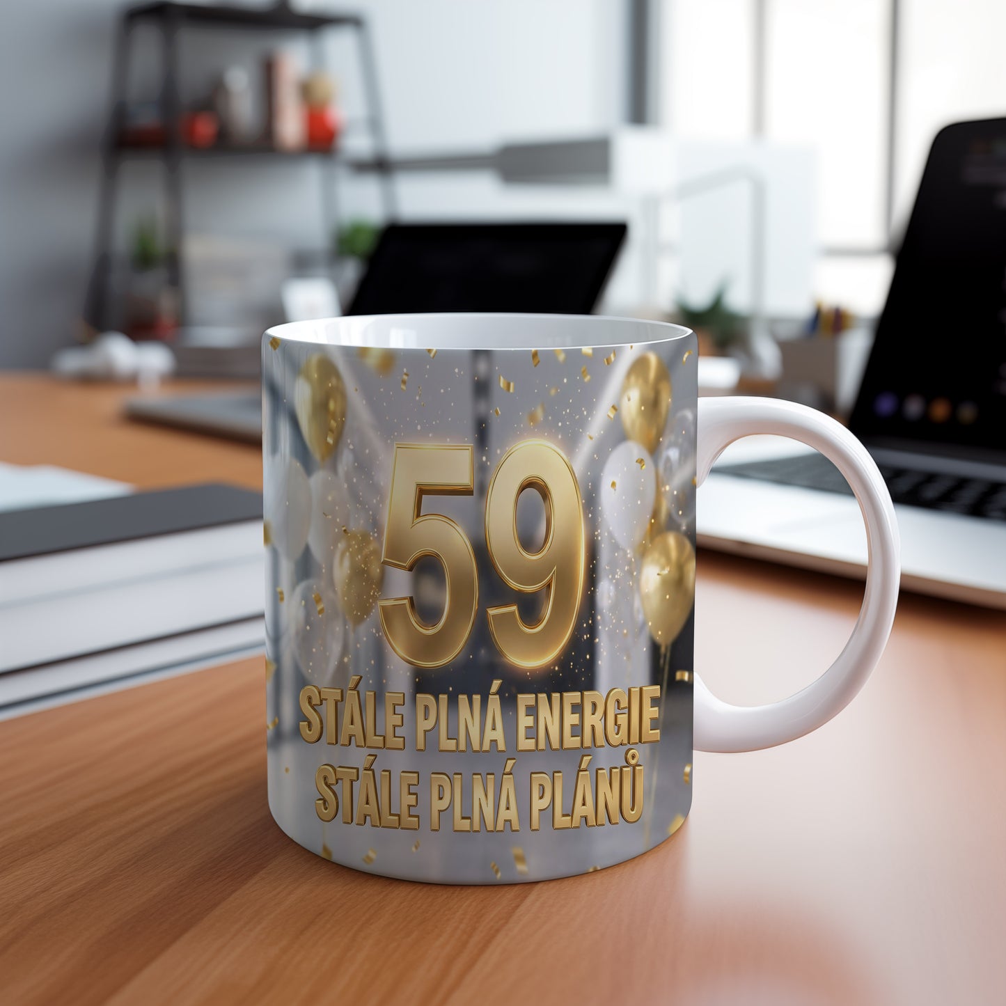 Narozeninový hrnek 59 let – STÁLE PLNÁ ENERGIE STÁLE PLNÁ PLÁNŮ