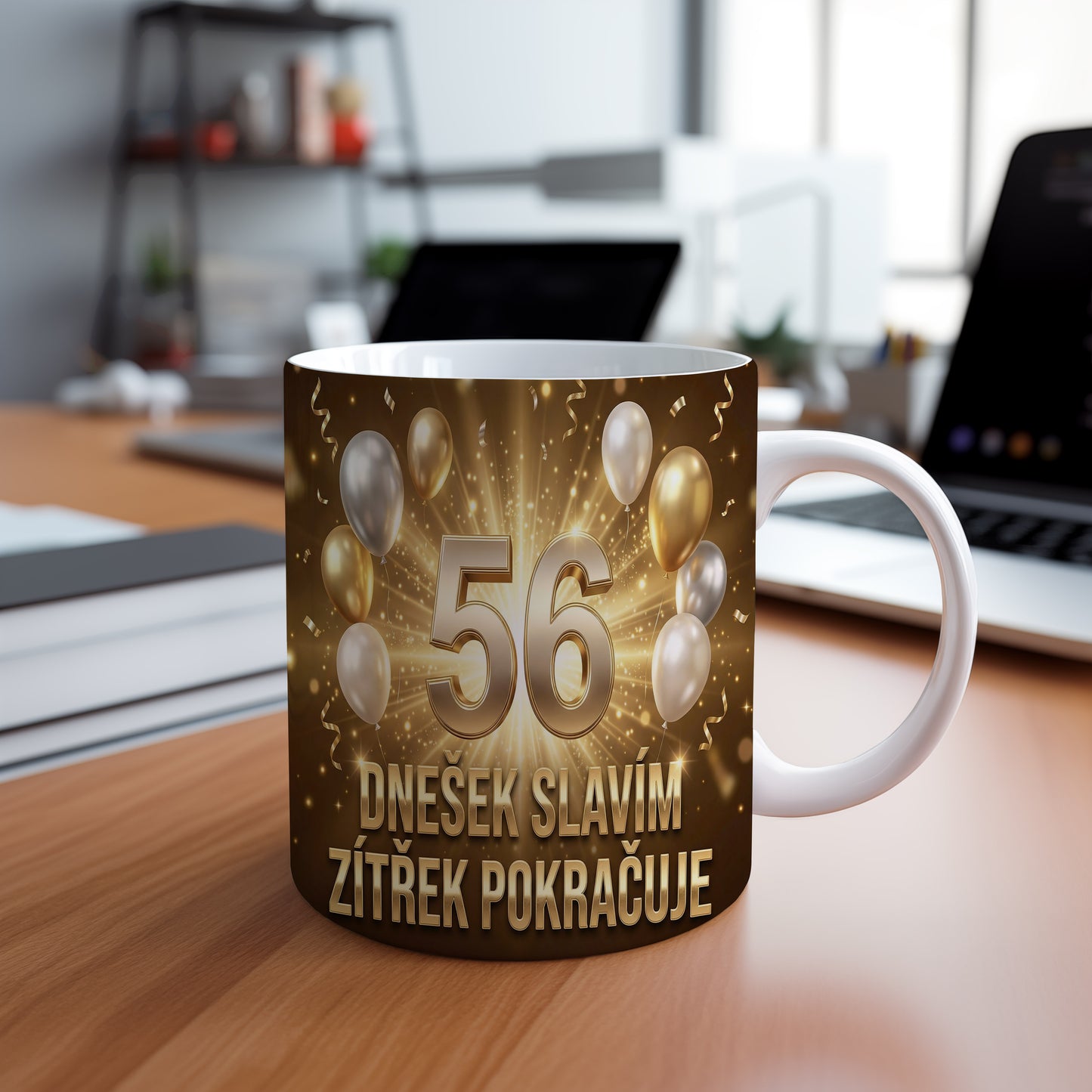 Narozeninový hrnek 56 let – Dnešek slavím, zítřek pokračuje