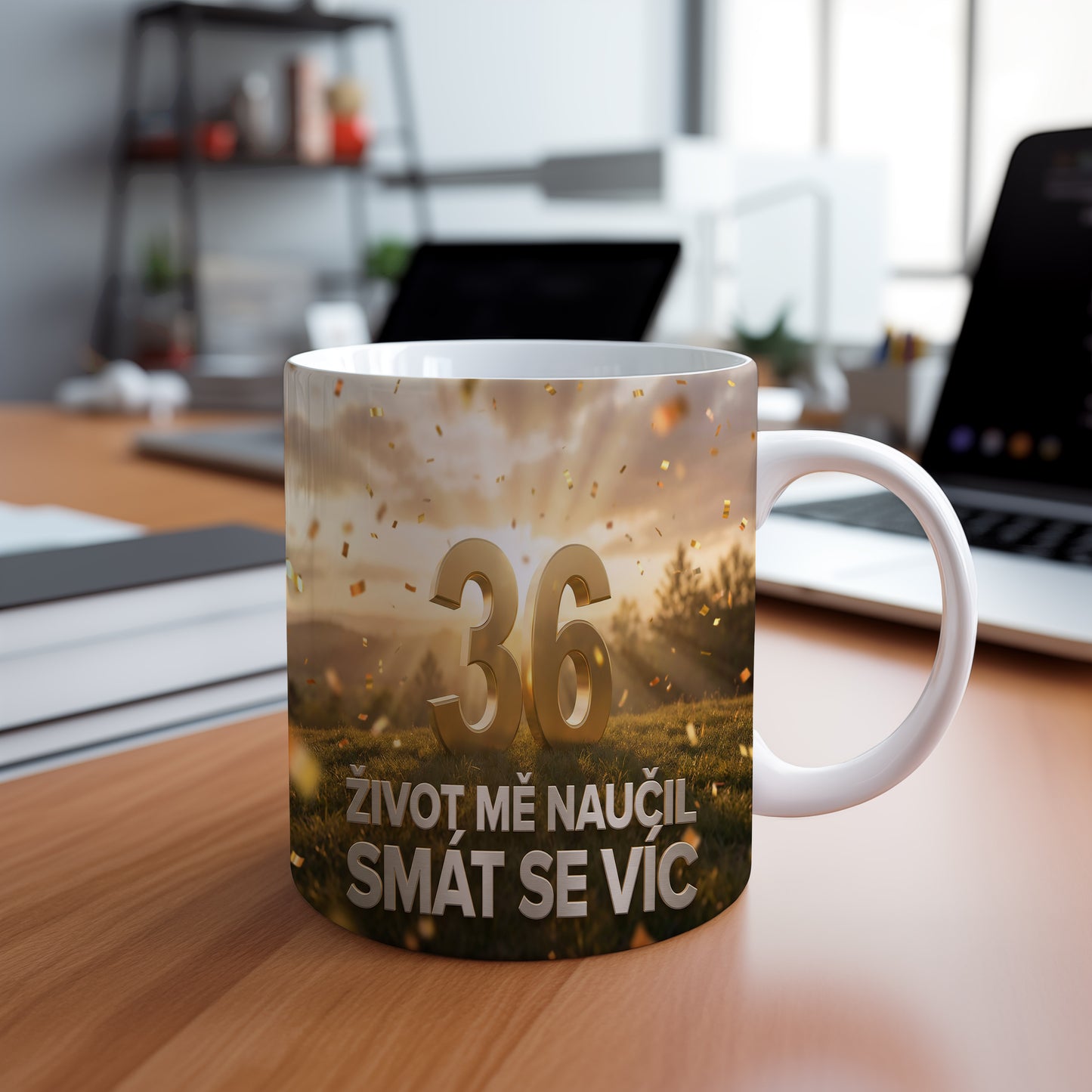 Narozeninový hrnek 36 let – ŽIVOT MĚ NAUČIL SMÁT SE VÍC