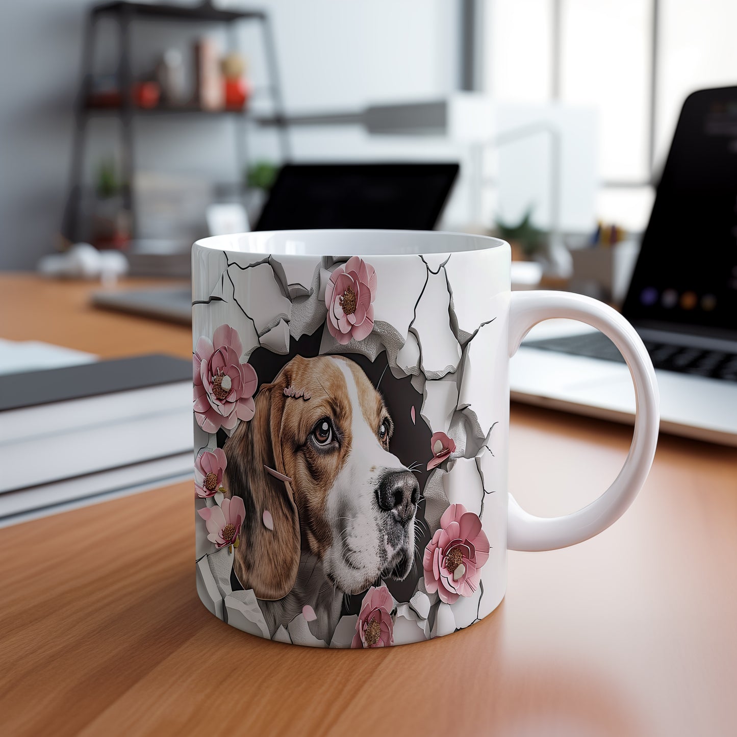Hrnek s beagle psem a květinami