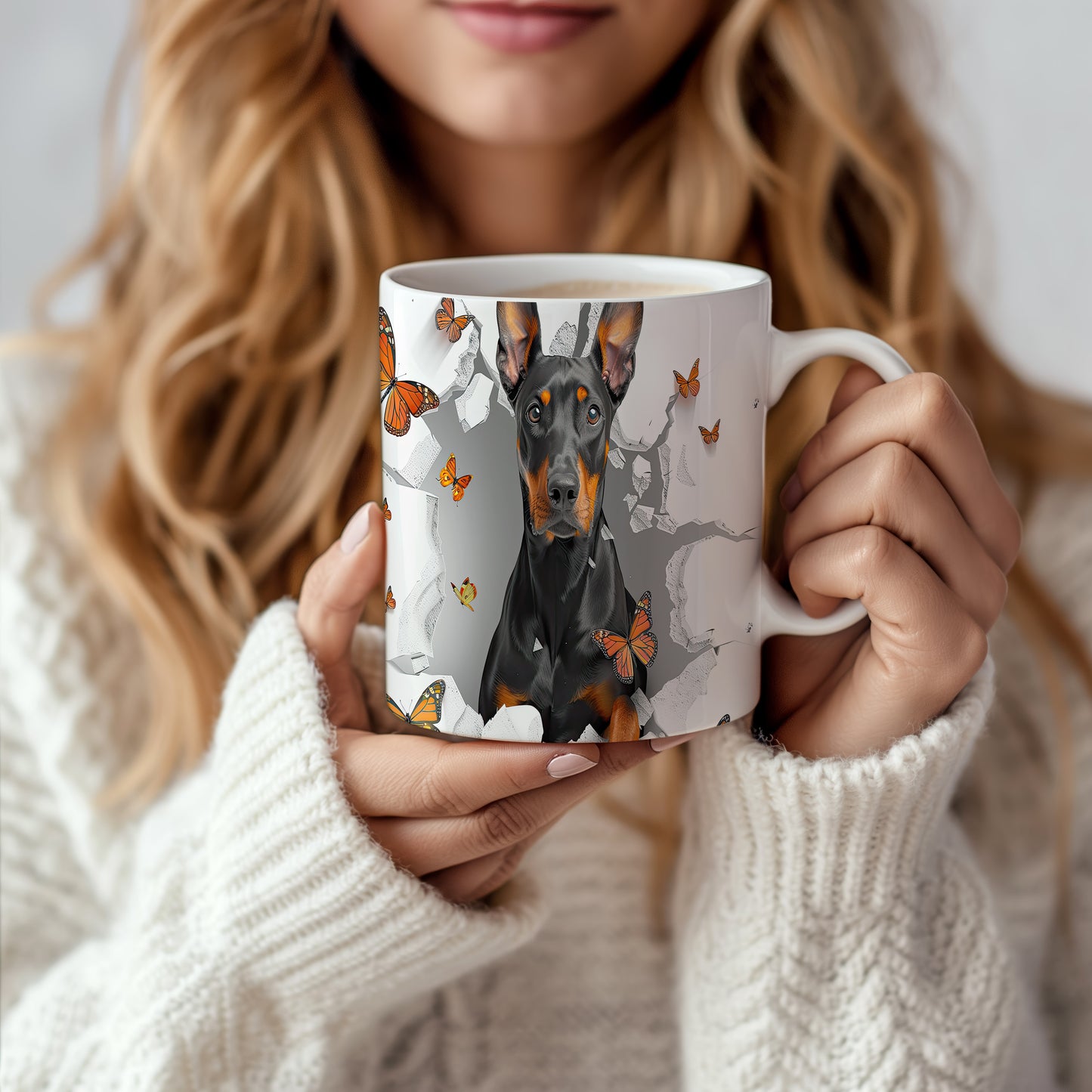 Hrnek s dobromyslným dobermanem