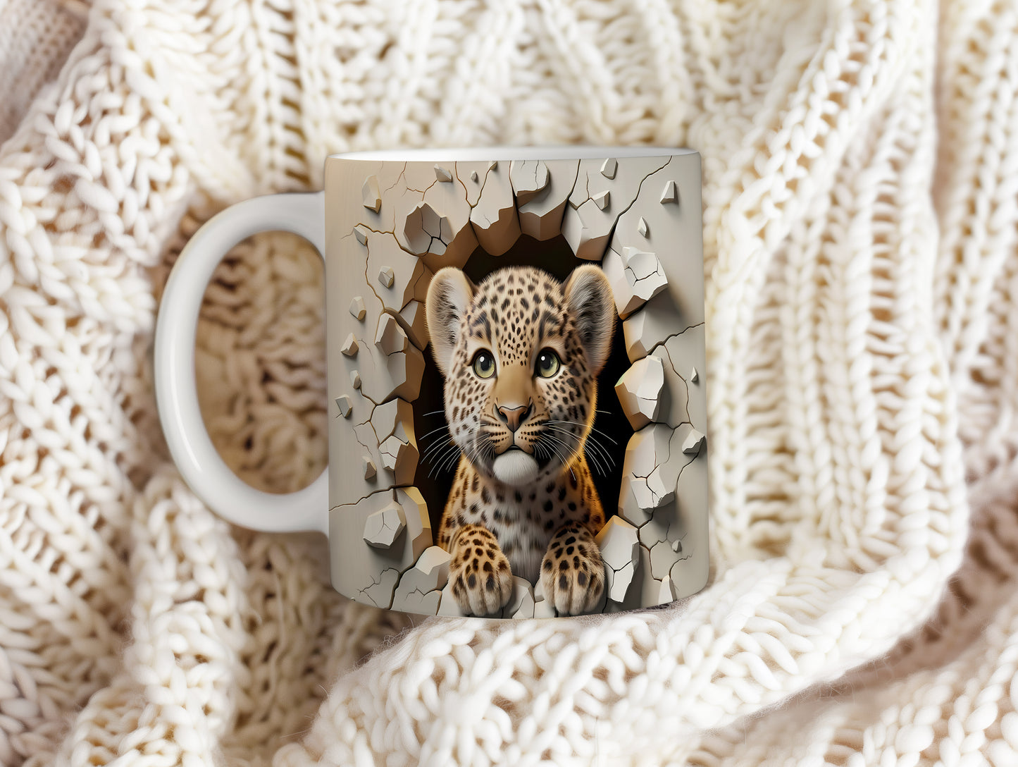 Hrnek s roztomilým leopardím mládětem