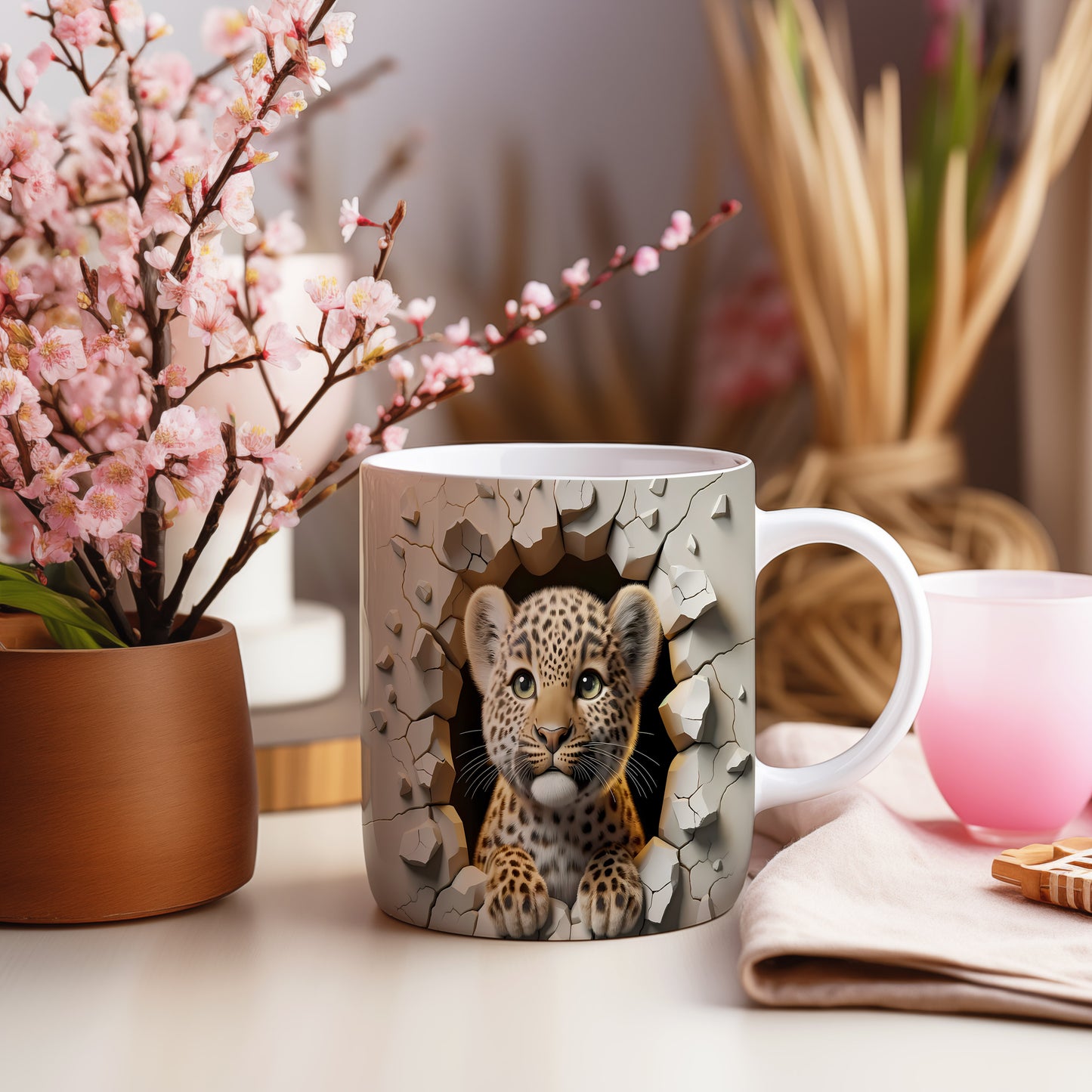 Hrnek s roztomilým leopardím mládětem