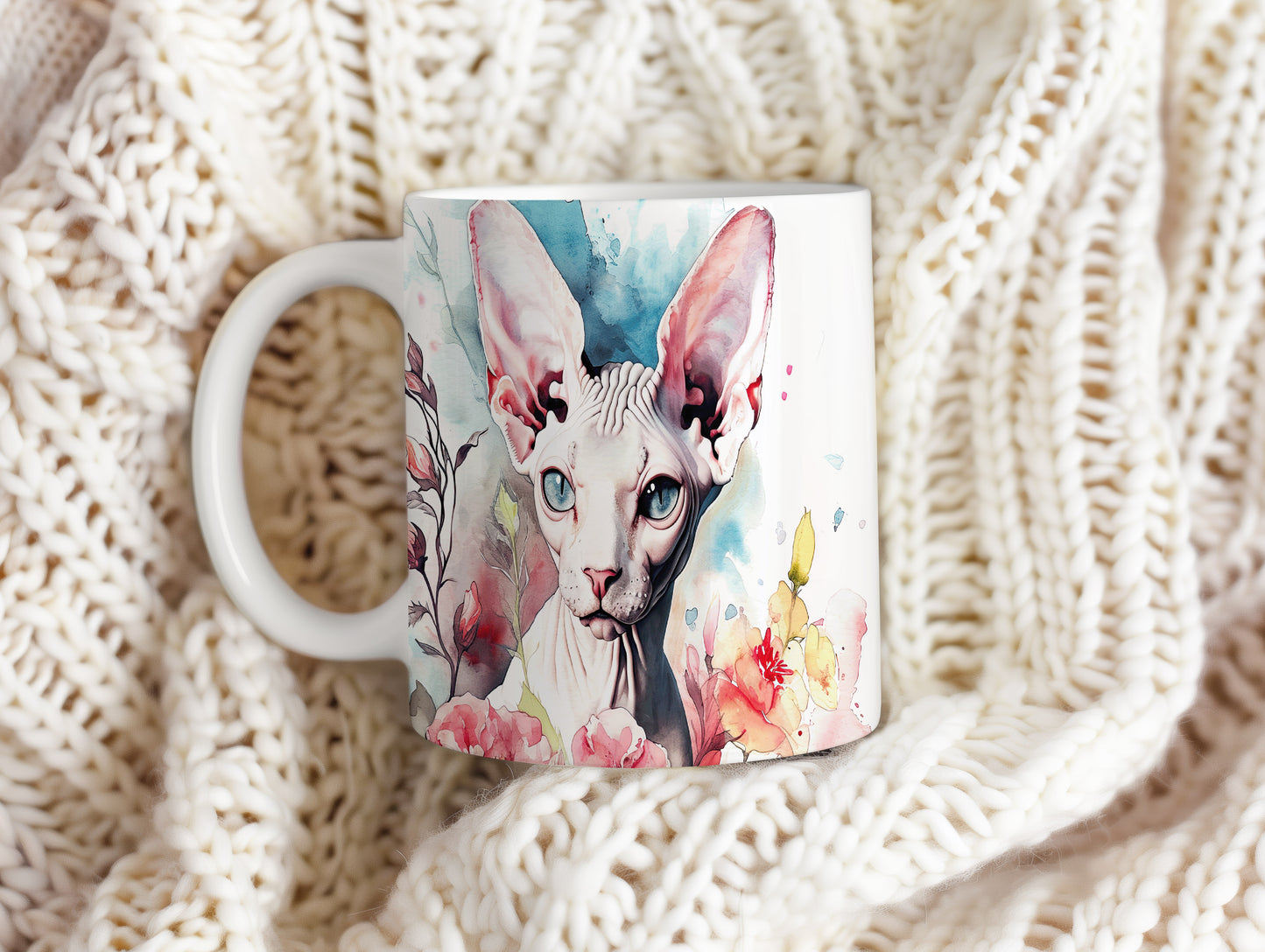 Hrnek se sphynxem a květinovým motivem