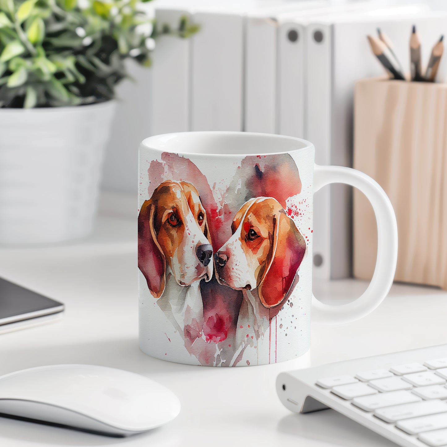 Hrnek s beaglemi v akvarelovém stylu