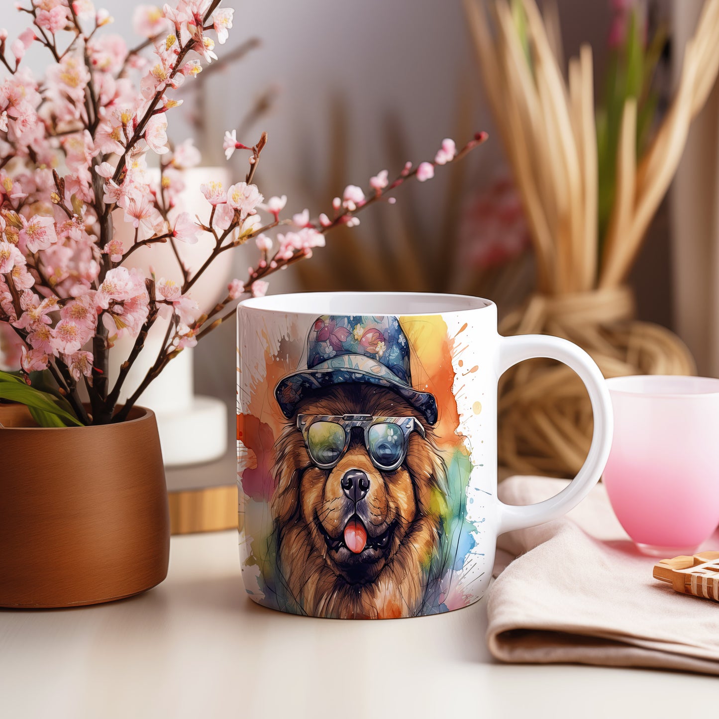 Hrnek s módním chow chow v klobouku