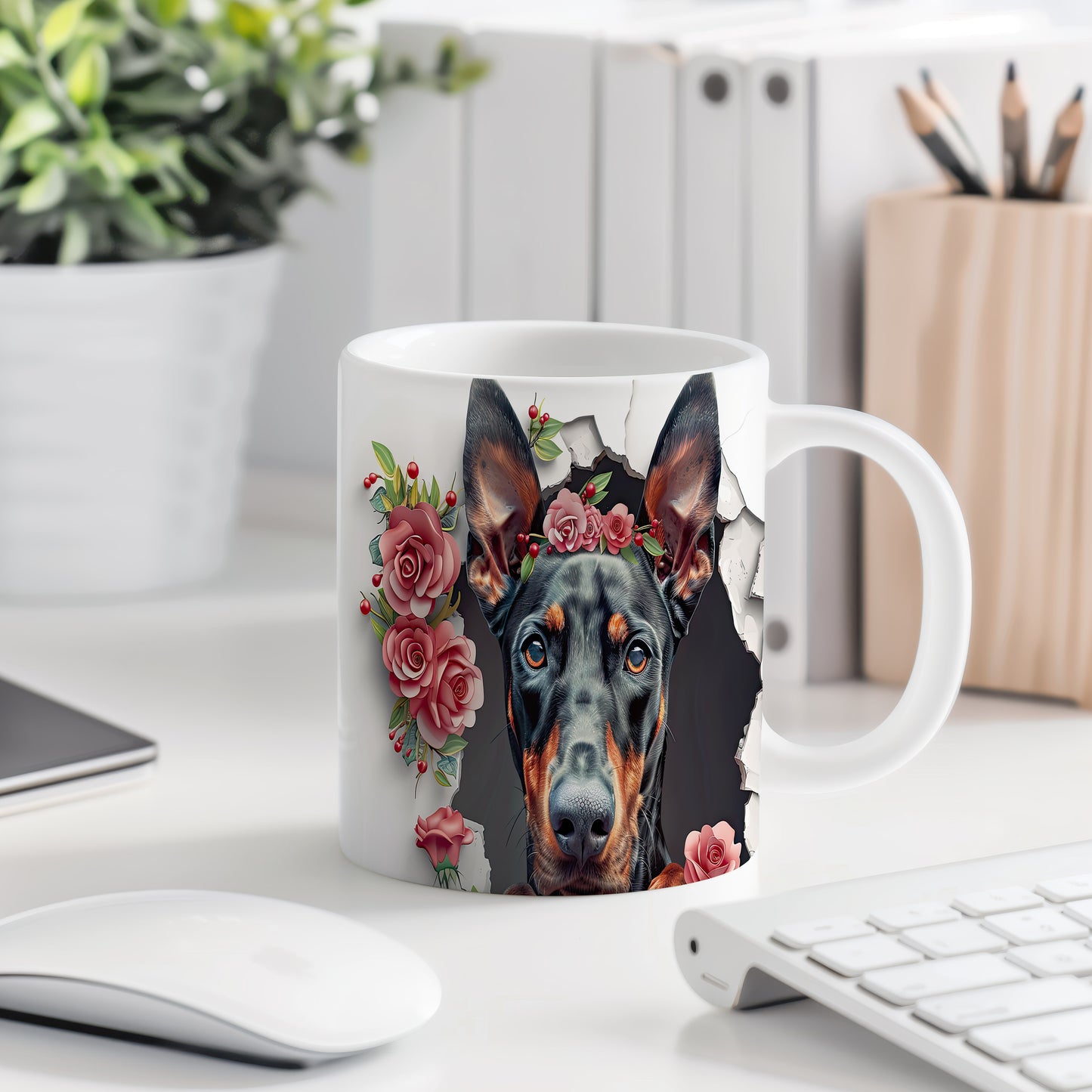 Hrnek s dobermanem a květinovou korunou