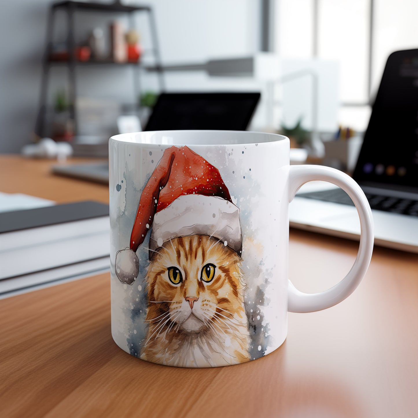Hrnek s kočkou v čepici Santa Claus – modrými detaily