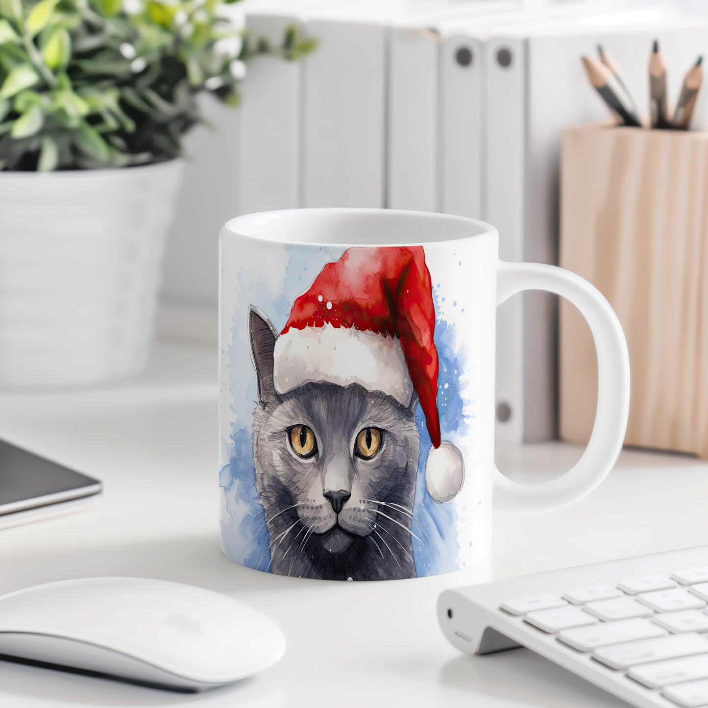 Hrnek s kočkou v čepici Santa Claus – roztomilým motivem
