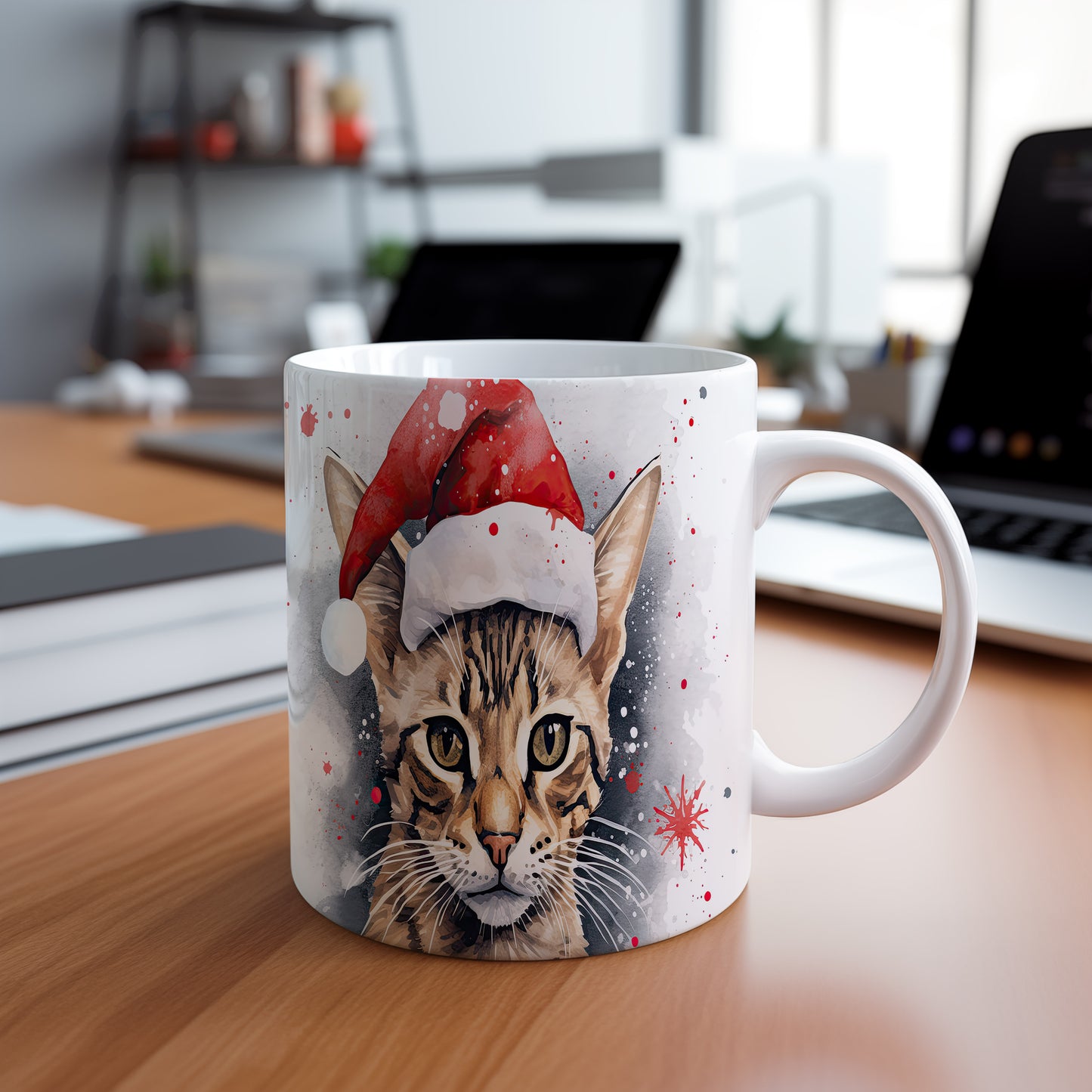 Hrnek s kočkou v čepici Santa – dárkovým tipem