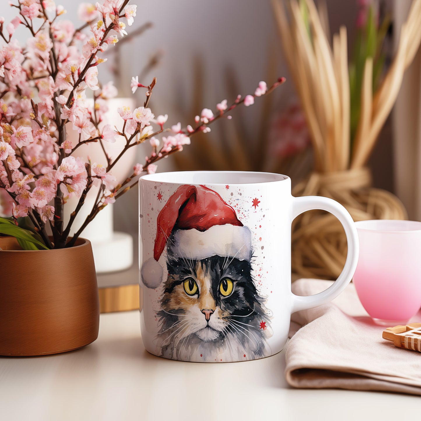 Hrnek s kočkou v čepici Santa – radostná digitální ilustrace