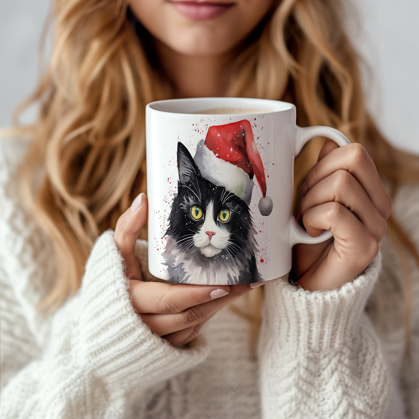 Hrnek s kočkou v Santa klobouku – jemnými detaily