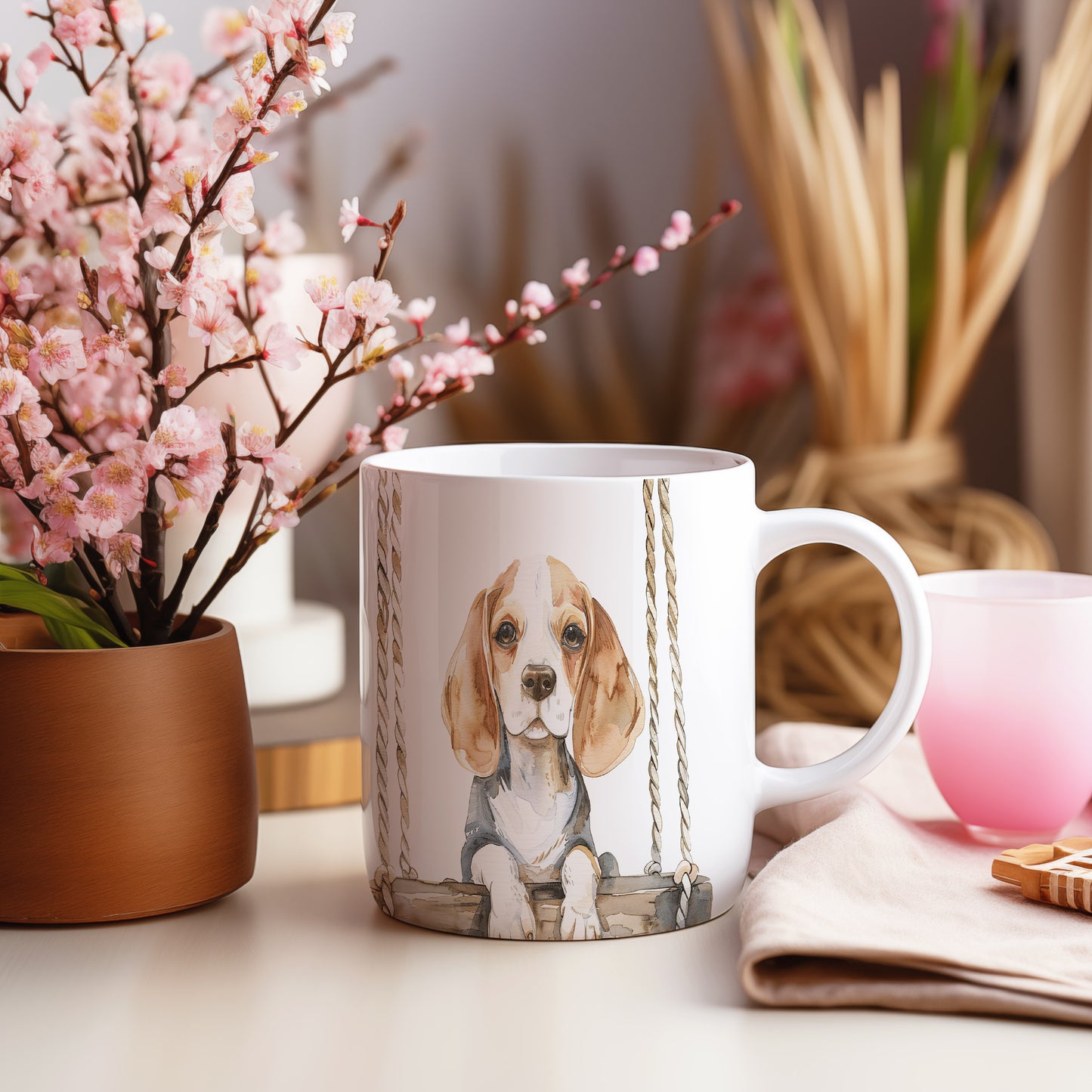 Hrnek s roztomilým beagle psem – černobílým motivem