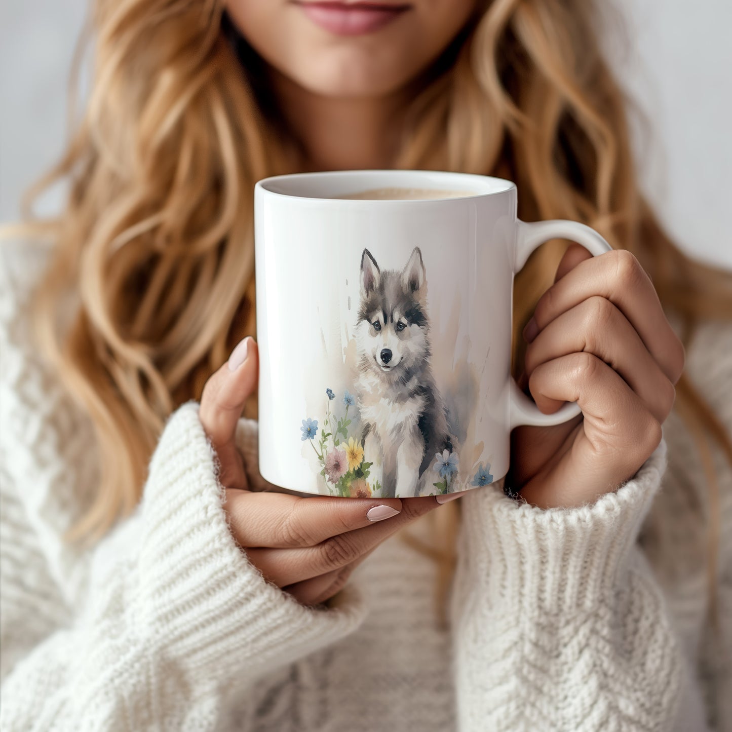 Hrnek se štěnětem huskyho a květinami