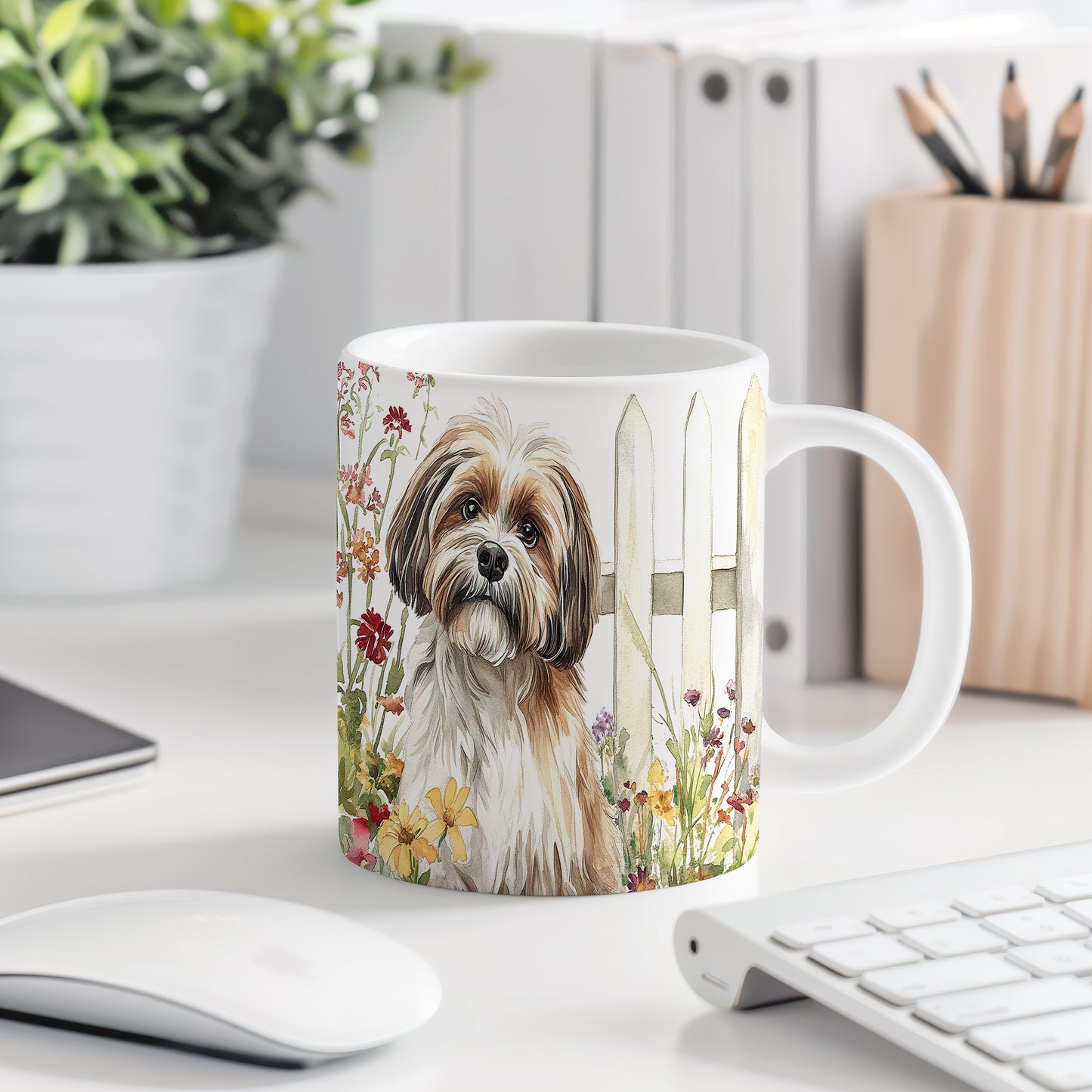 Hrnek s krásným Shih Tzu mezi květinami
