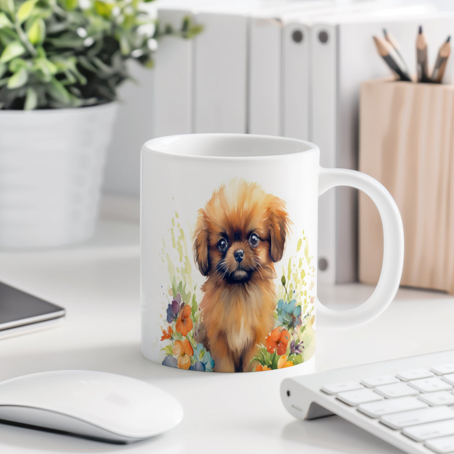 Hrnek s pekingese a květinovým vzorem v hnědých tónech