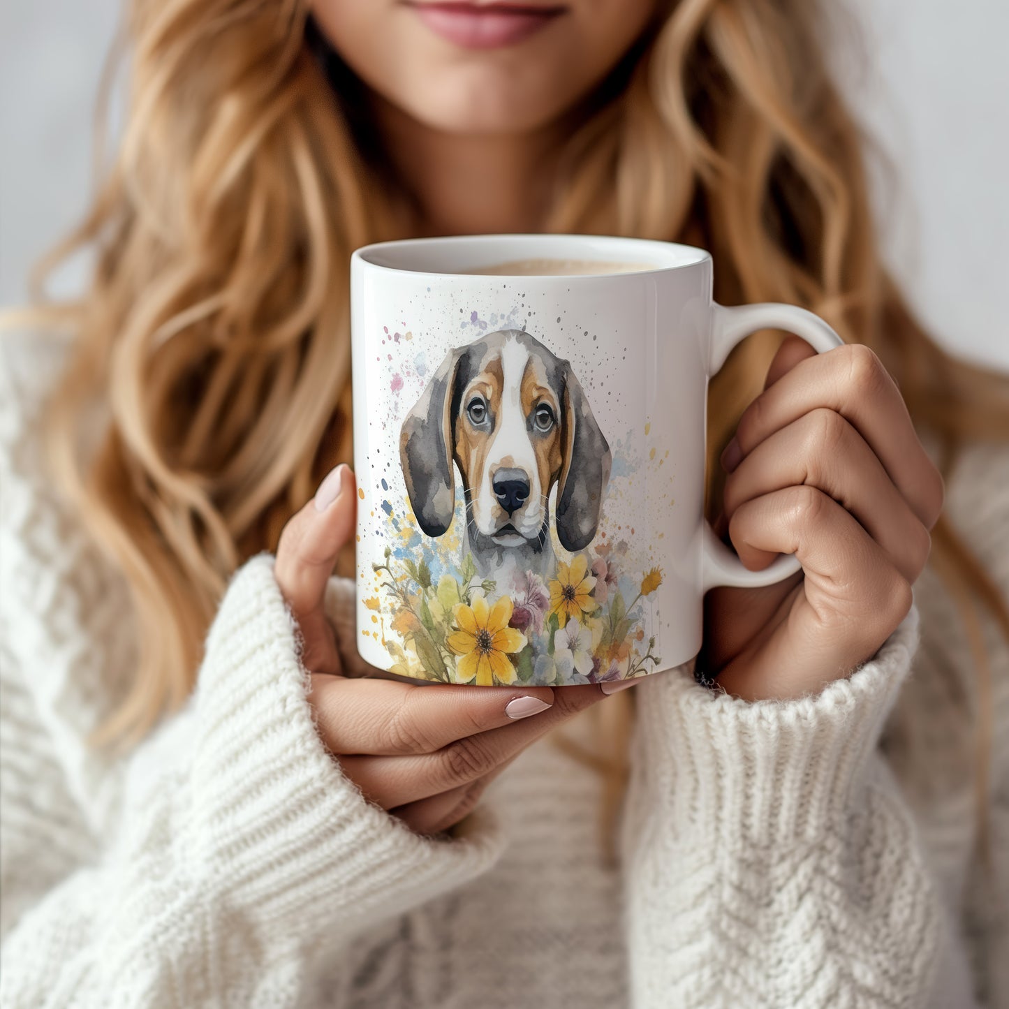 Hrnek s ilustrací beagle a květinami – originální dárek pro milovníky psů