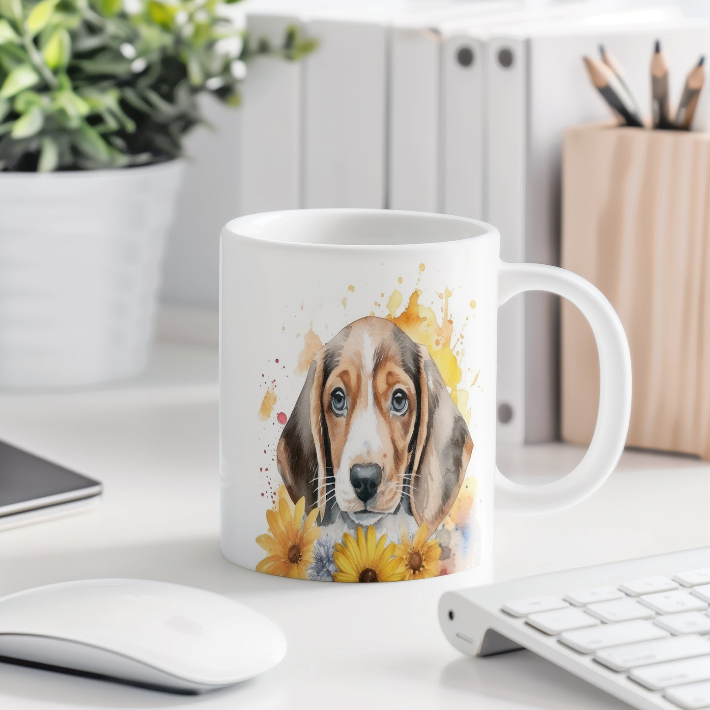Hrnek s beagle štěnětem a květinovým motivem