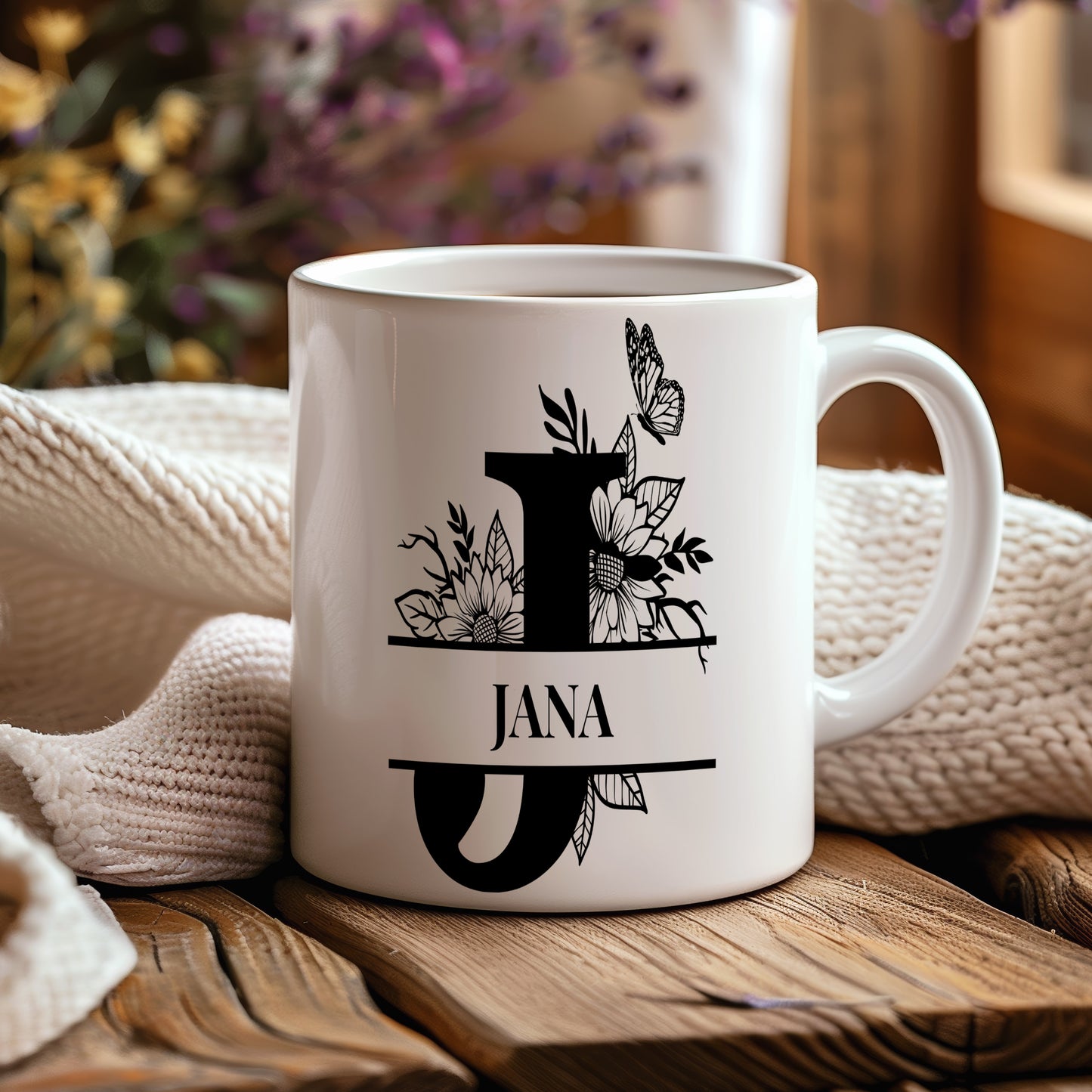 Hrnek se jménem Jana – květinový monogram